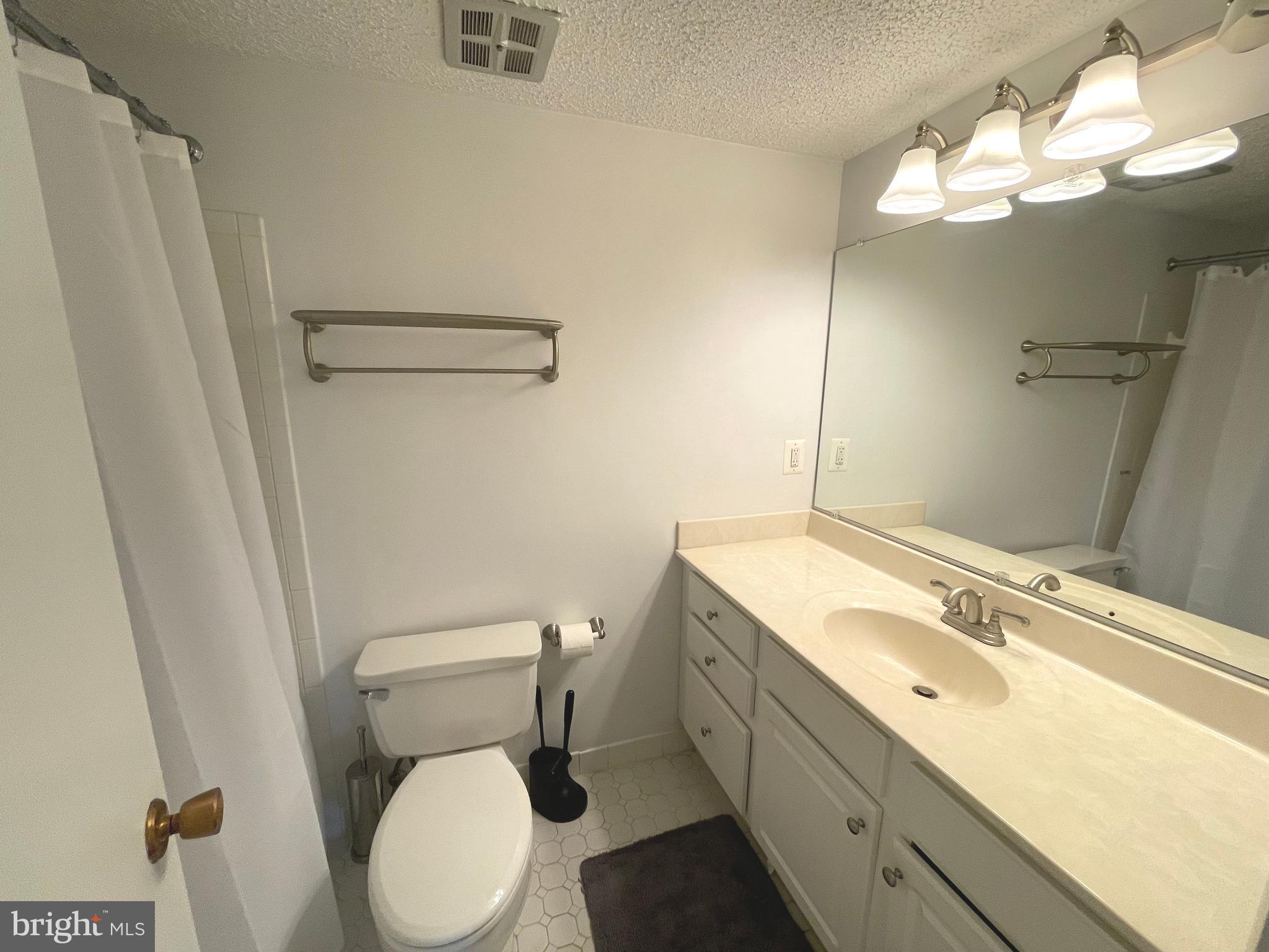 WESTLAKE PARK - Residential Lease