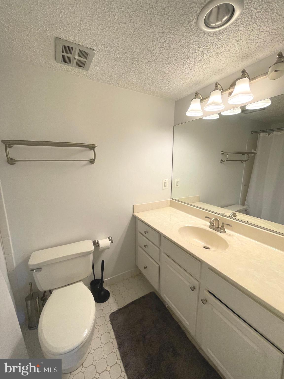 WESTLAKE PARK - Residential Lease