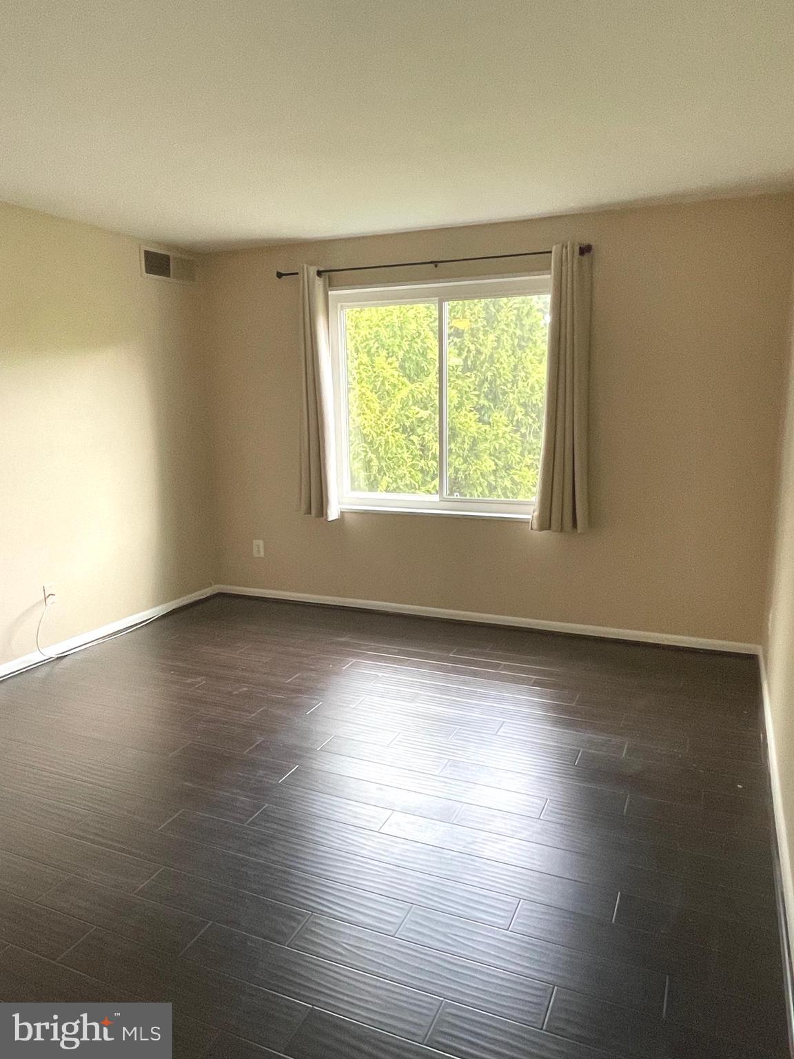WESTLAKE PARK - Residential Lease