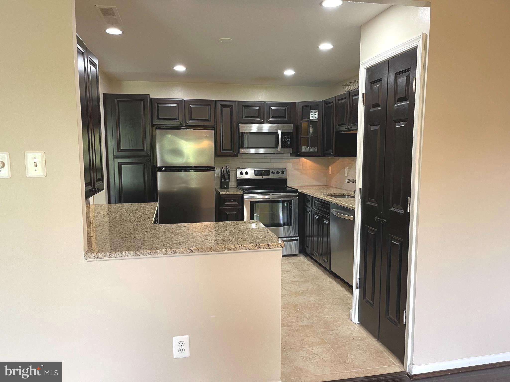 WESTLAKE PARK - Residential Lease