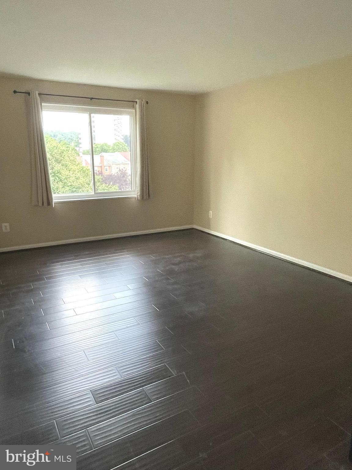 WESTLAKE PARK - Residential Lease