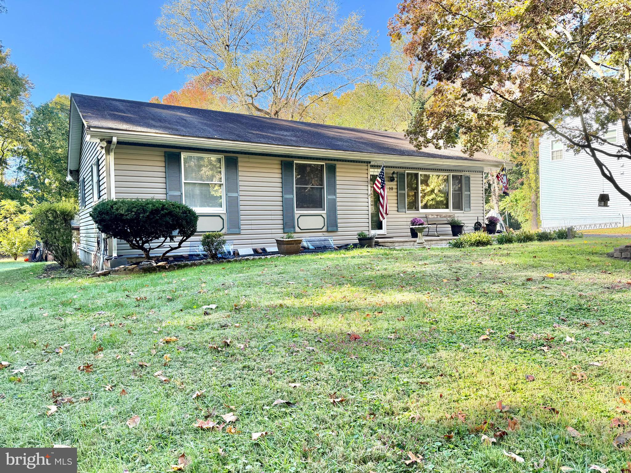 10 FOREST GREEN ROAD