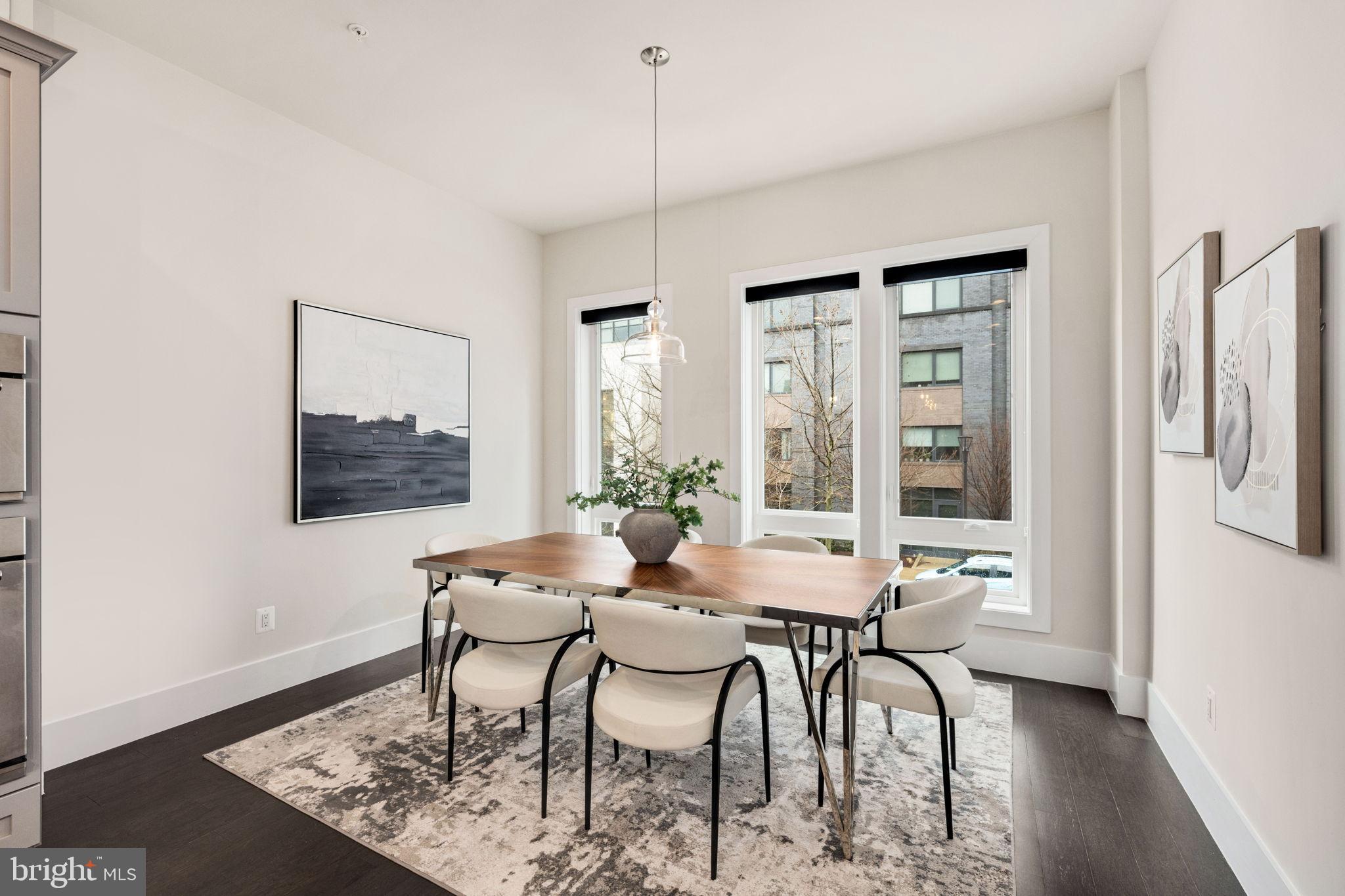 EISENHOWER SQUARE - Residential