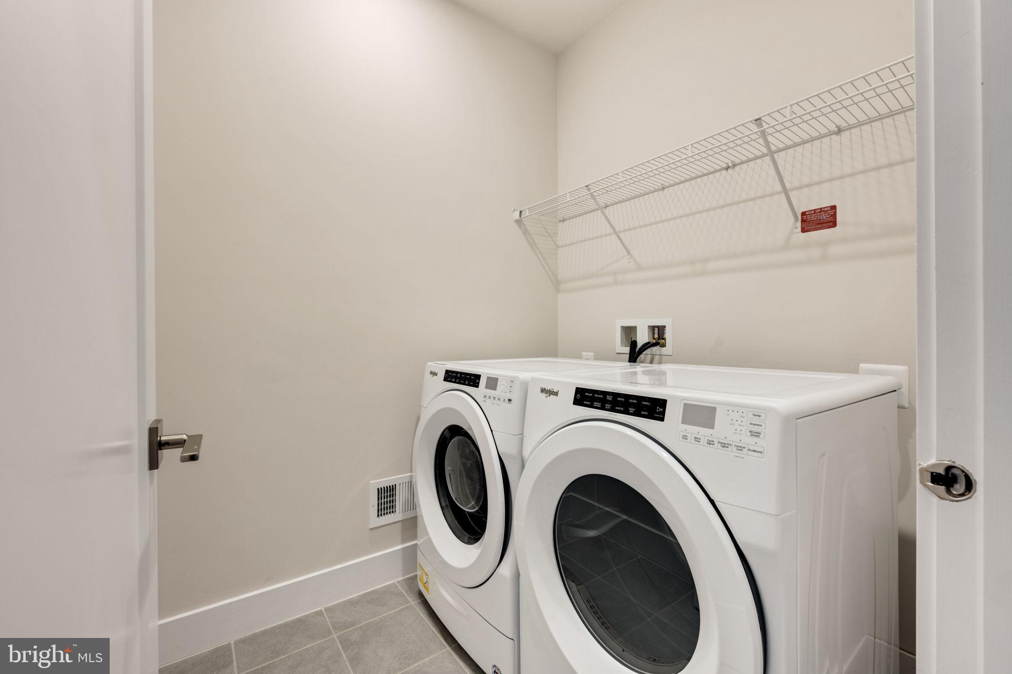 EISENHOWER SQUARE - Residential