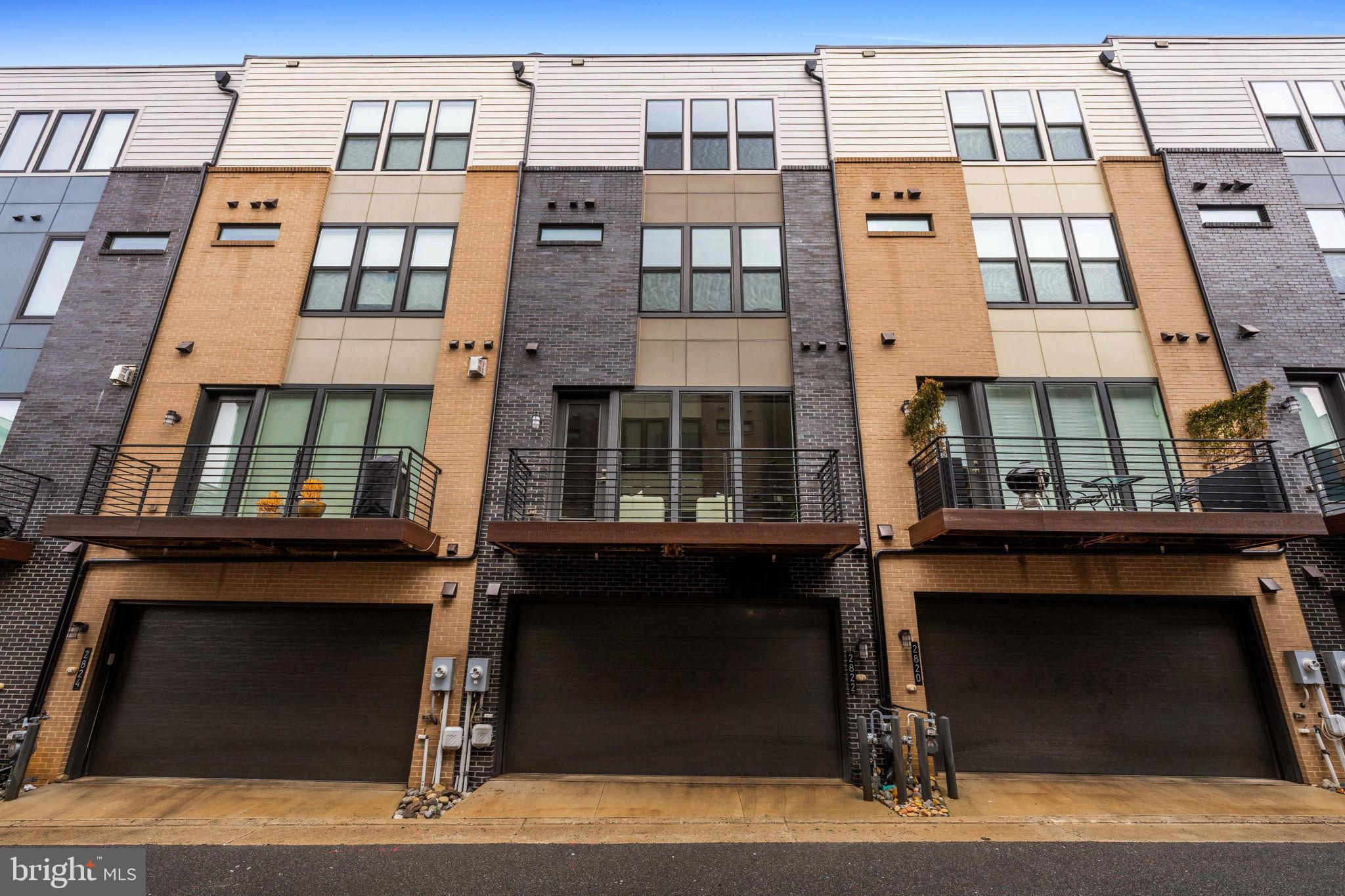 EISENHOWER SQUARE - Residential