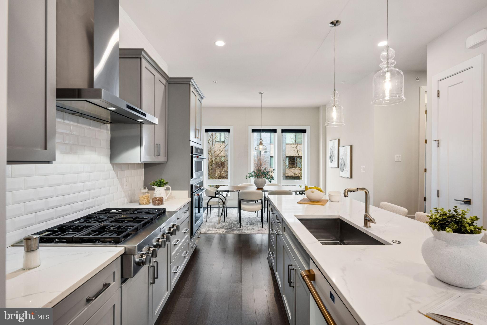 EISENHOWER SQUARE - Residential