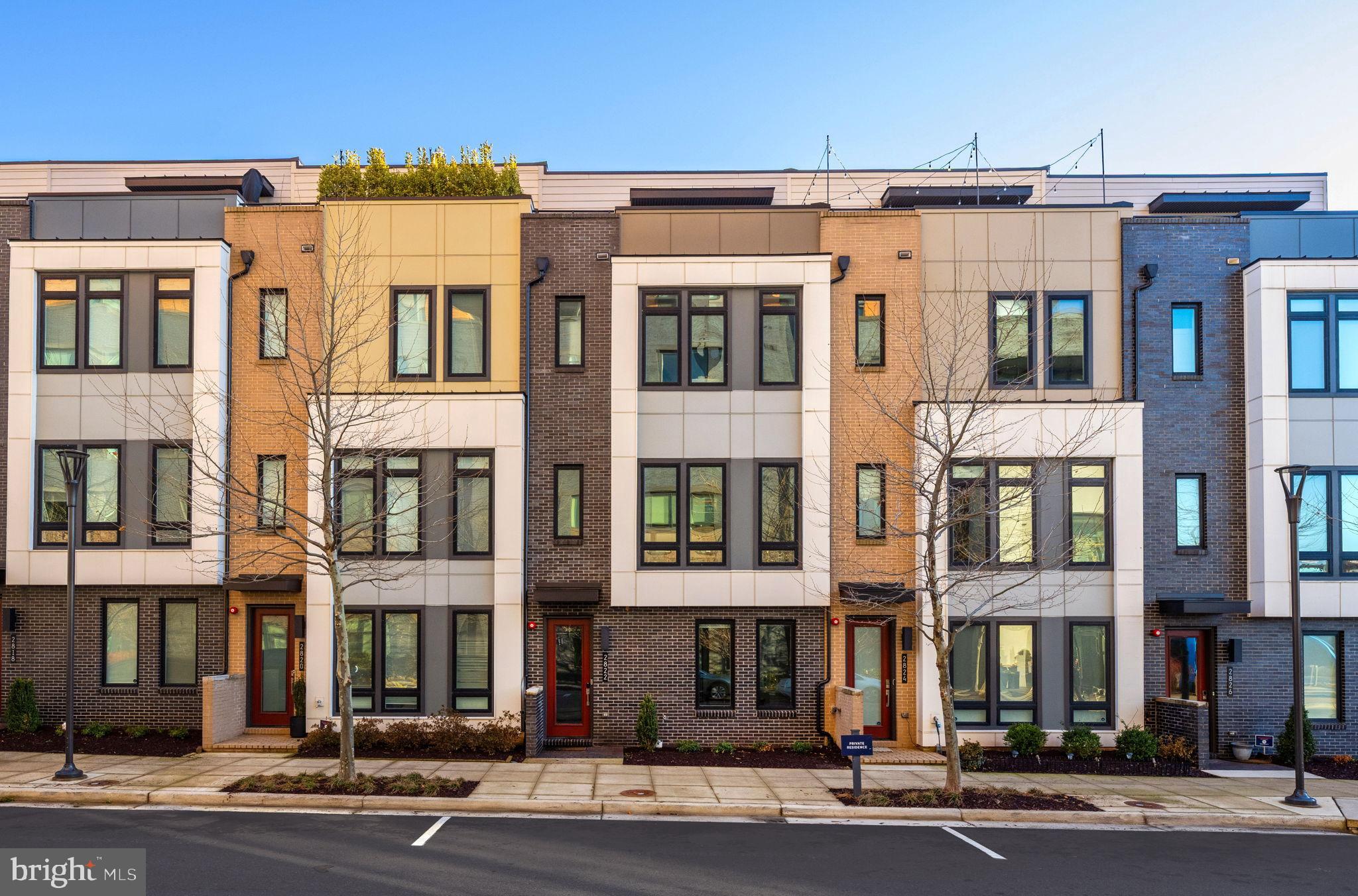 EISENHOWER SQUARE - Residential