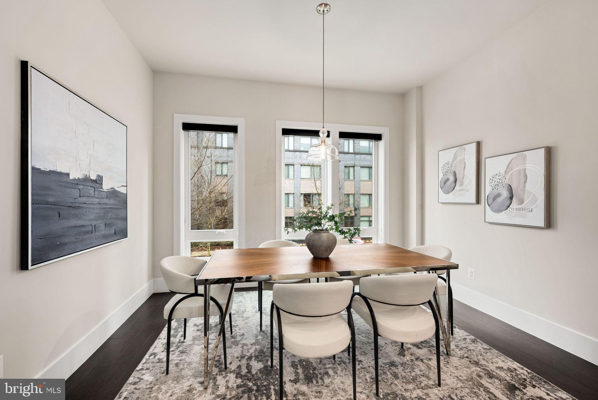 EISENHOWER SQUARE - Residential