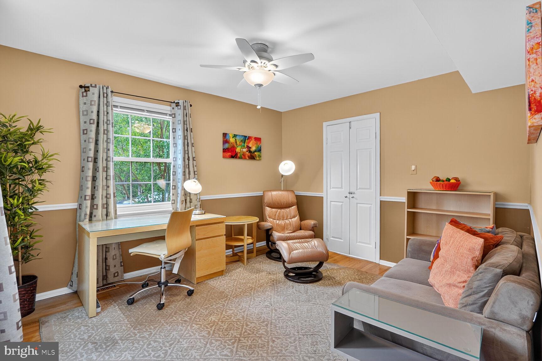 COURTHOUSE SQUARE - Residential