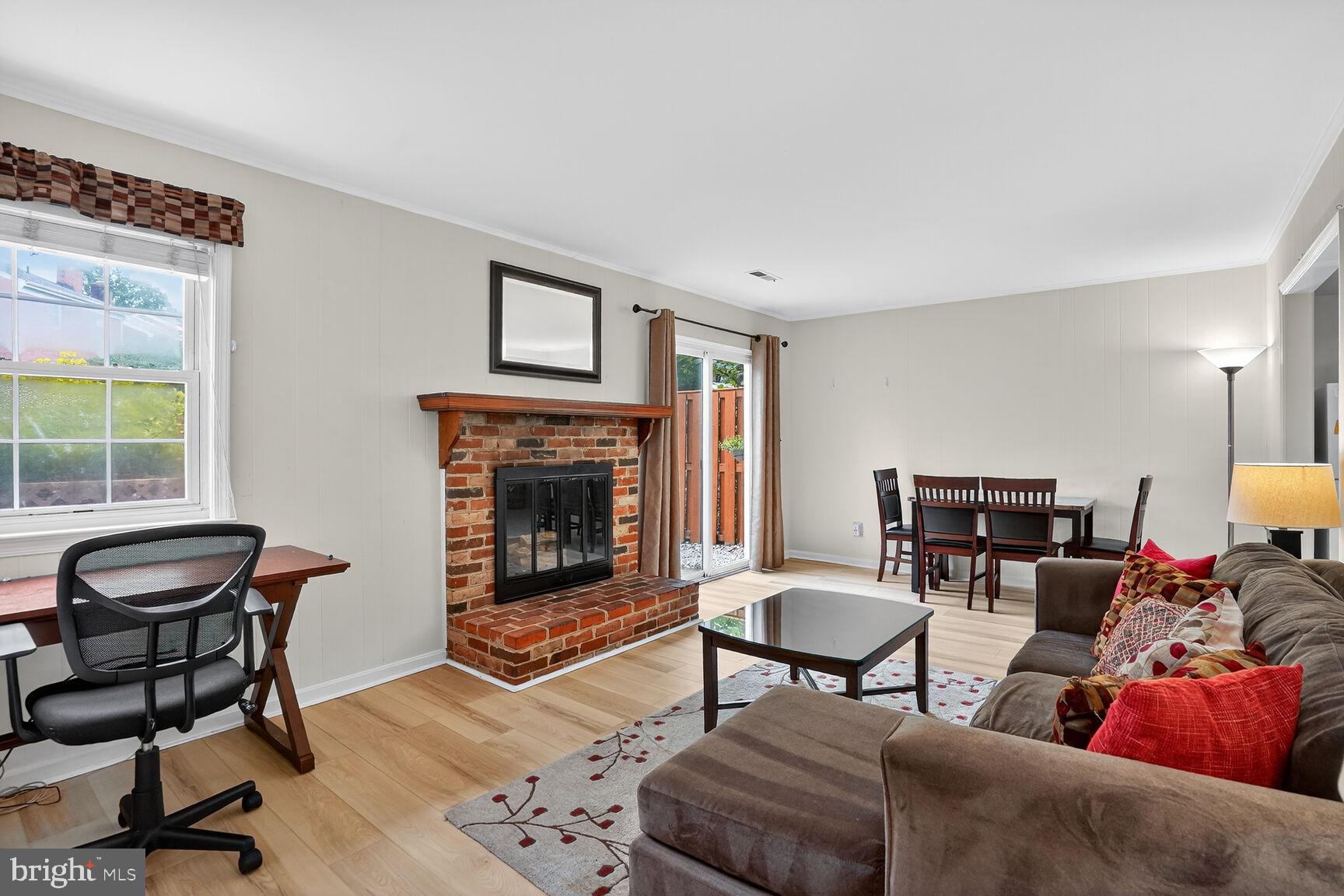 COURTHOUSE SQUARE - Residential