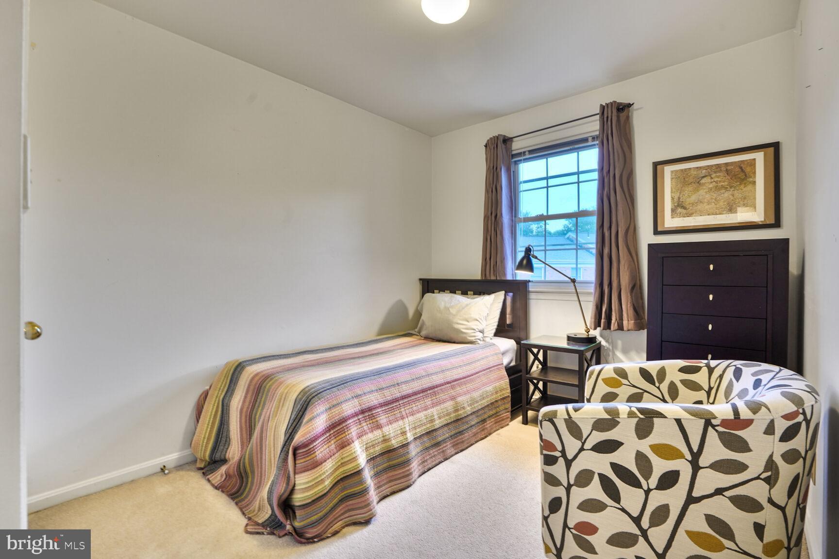 COURTHOUSE SQUARE - Residential