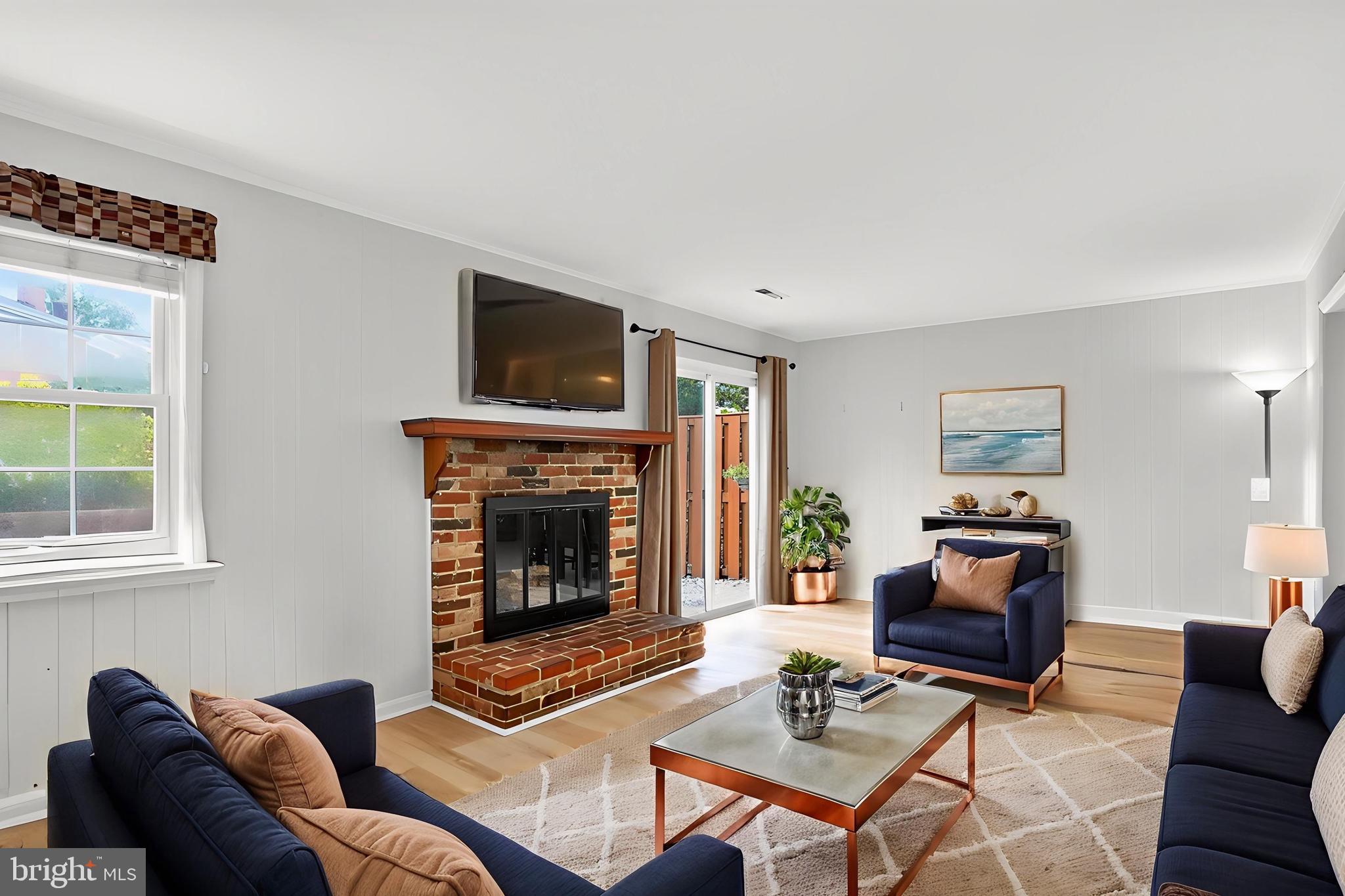 COURTHOUSE SQUARE - Residential