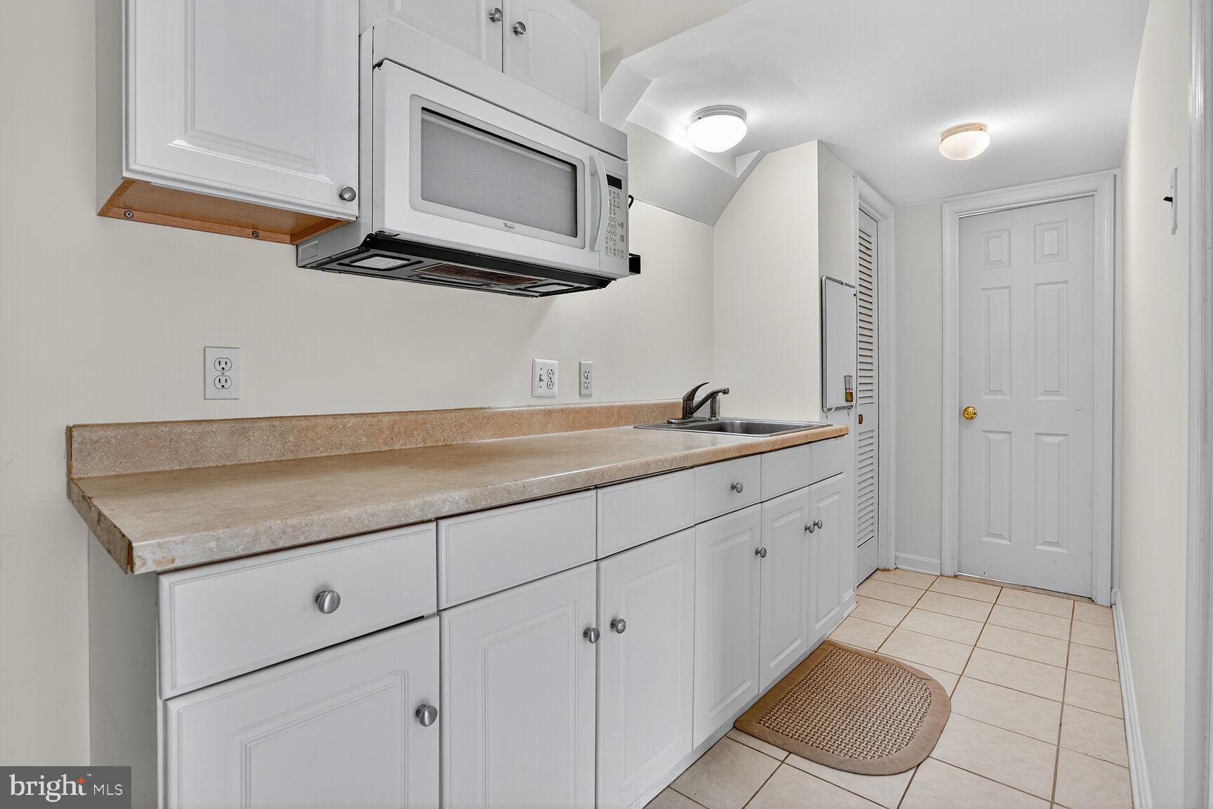 COURTHOUSE SQUARE - Residential