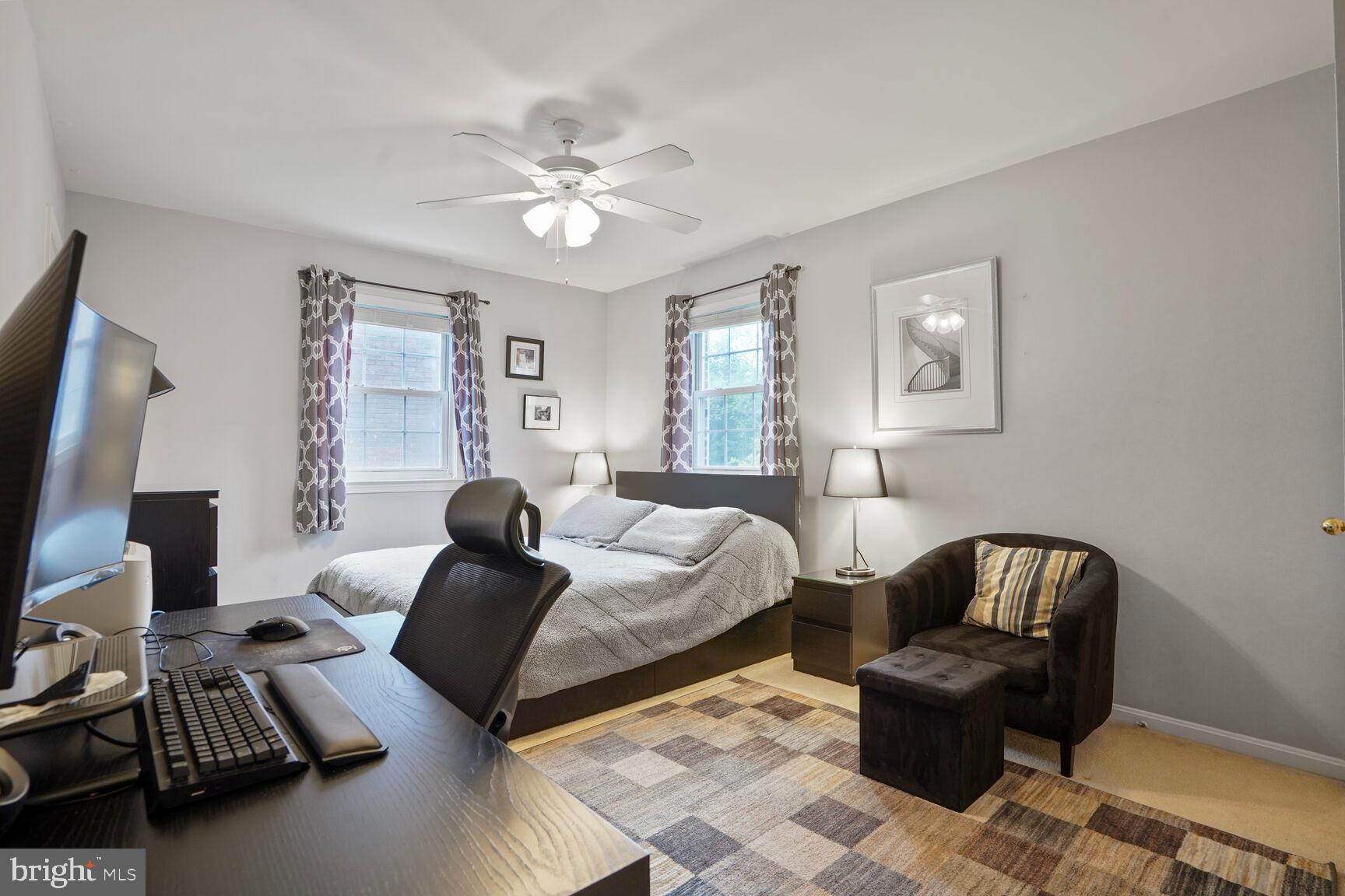 COURTHOUSE SQUARE - Residential