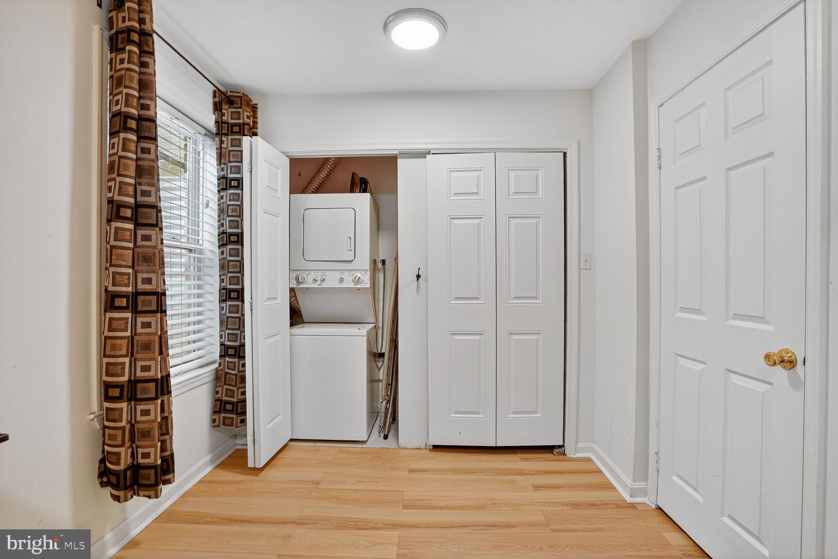 COURTHOUSE SQUARE - Residential