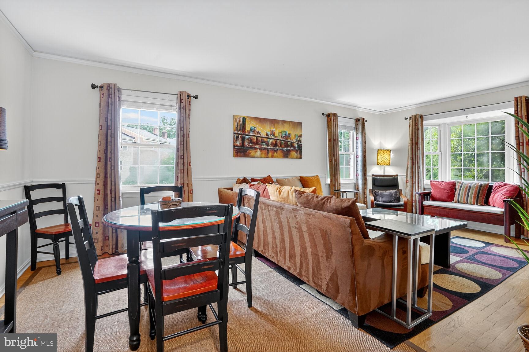 COURTHOUSE SQUARE - Residential