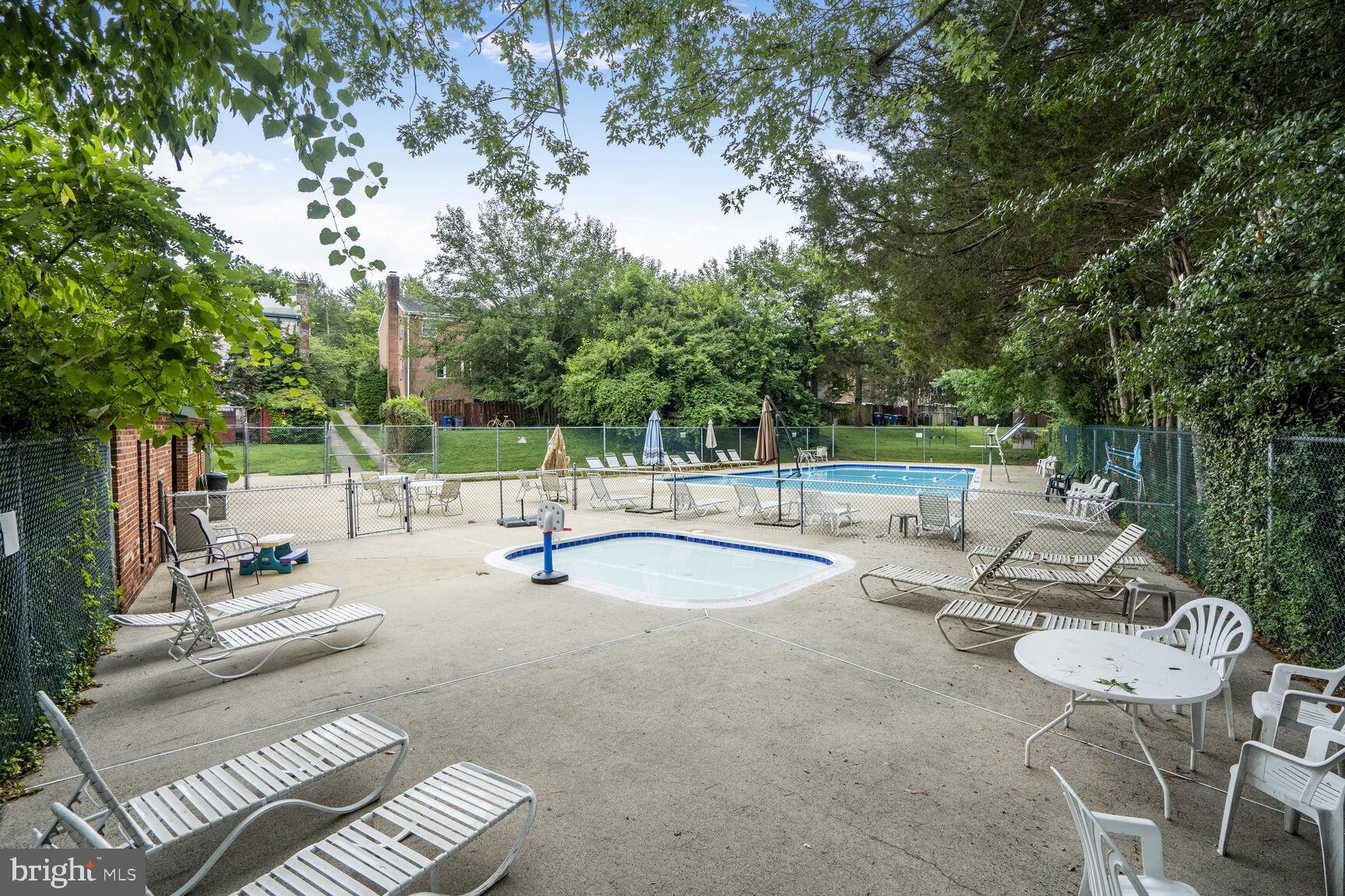 COURTHOUSE SQUARE - Residential