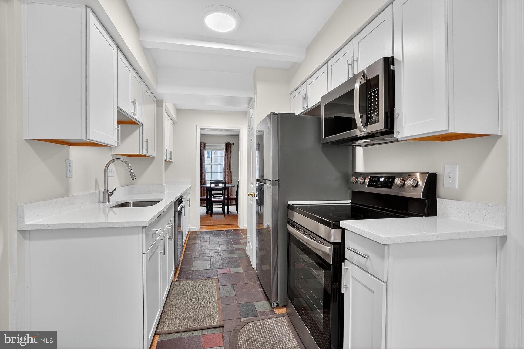 COURTHOUSE SQUARE - Residential