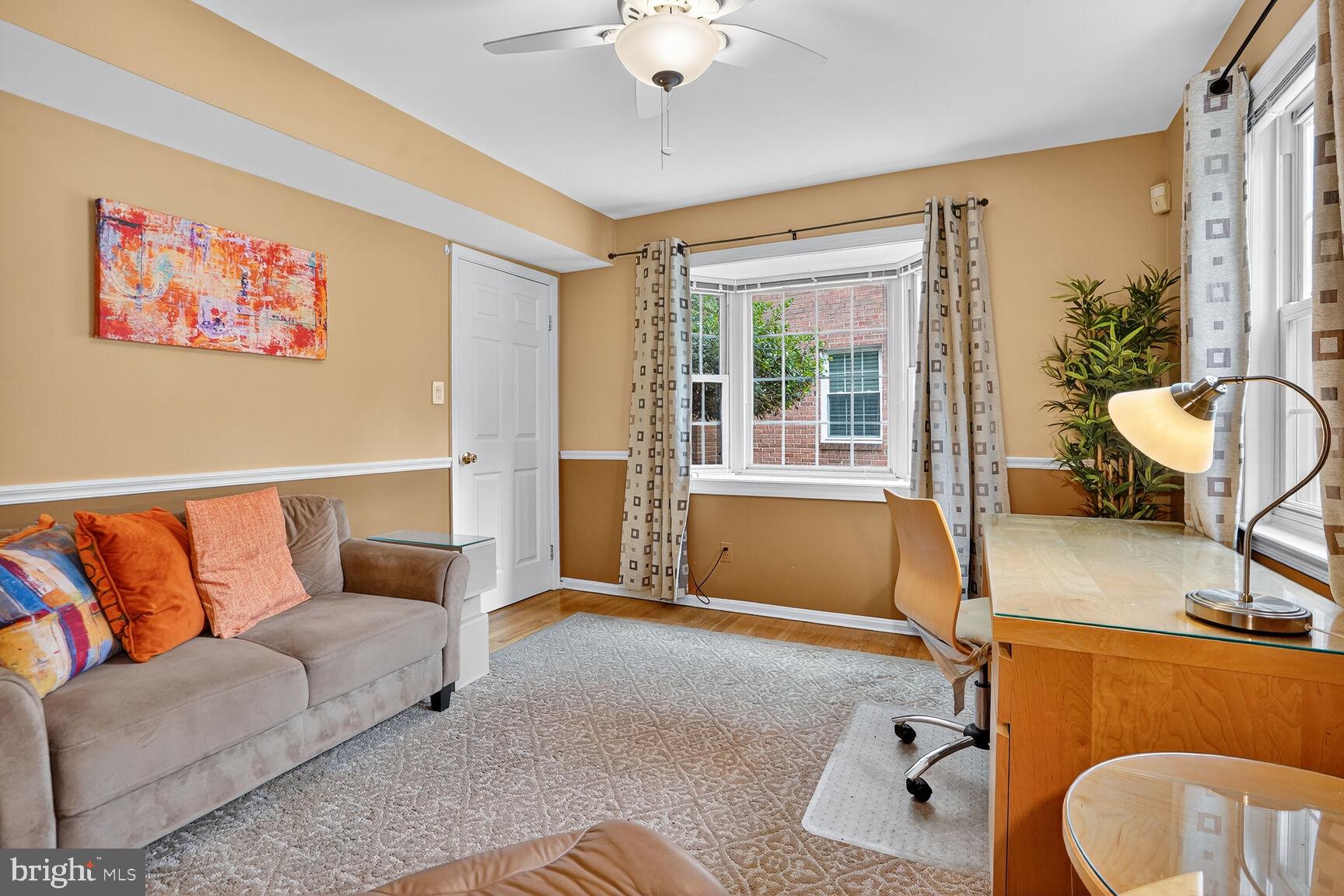 COURTHOUSE SQUARE - Residential