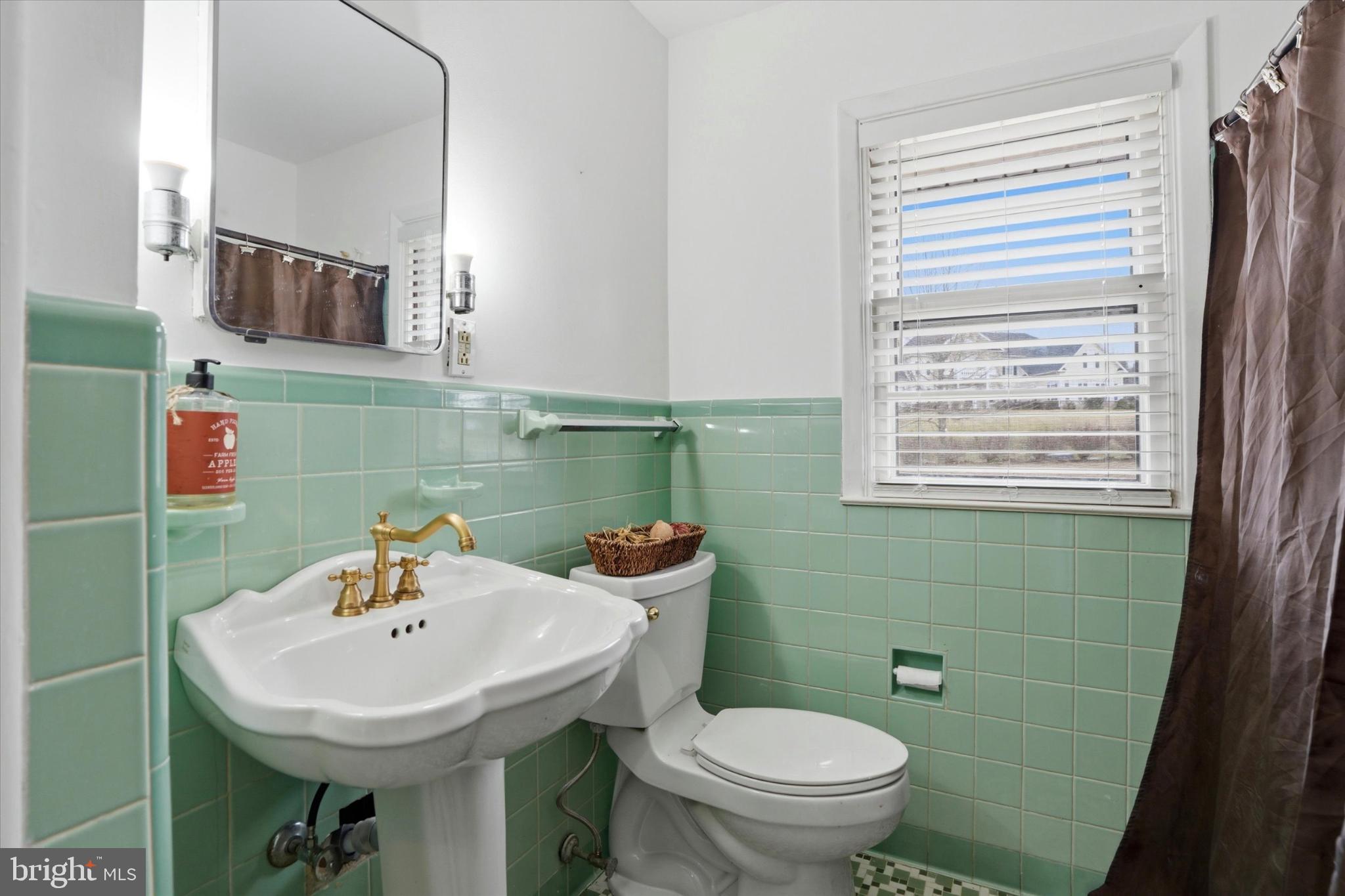 LOCUST GROVE - Residential