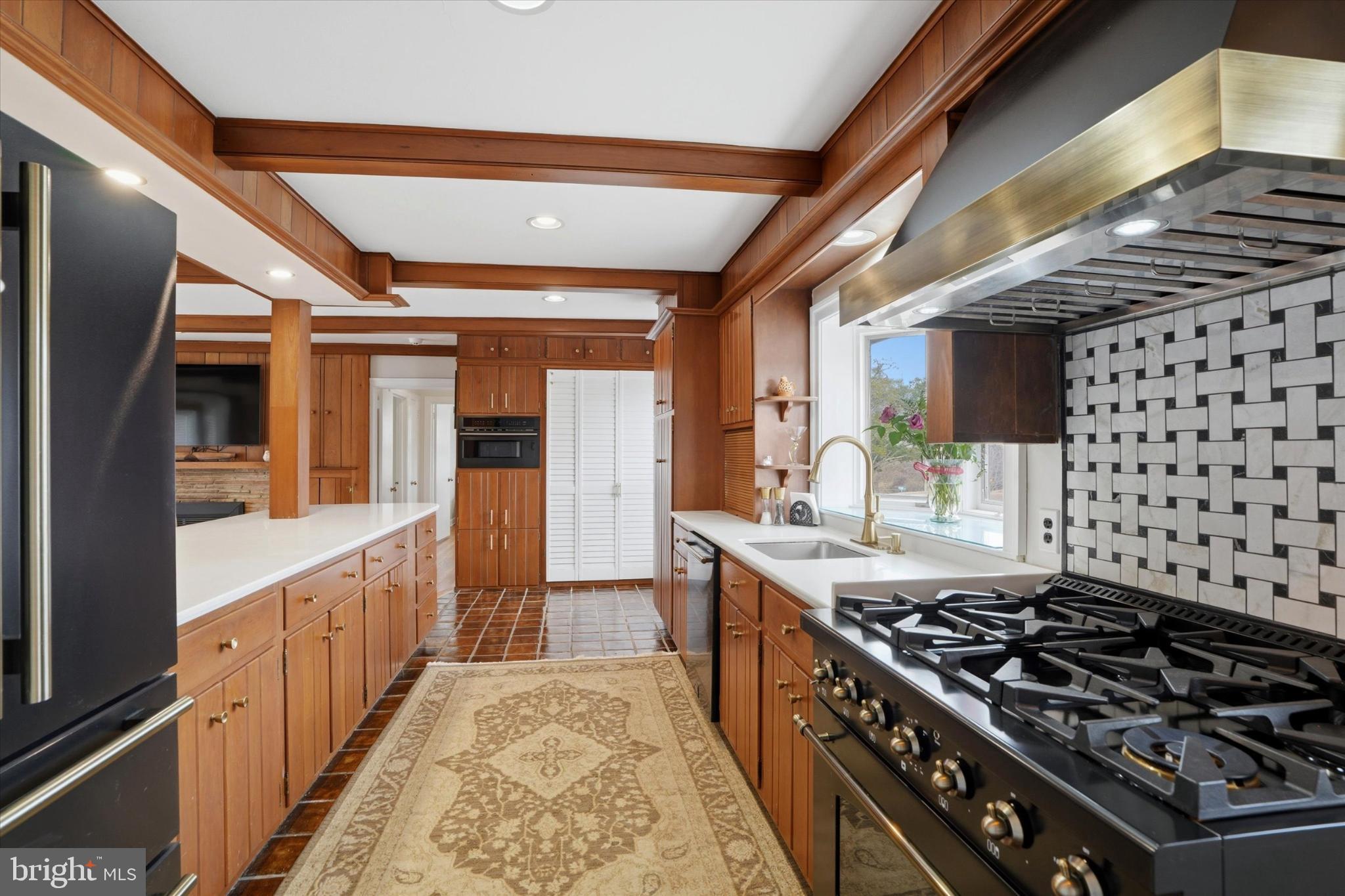 LOCUST GROVE - Residential