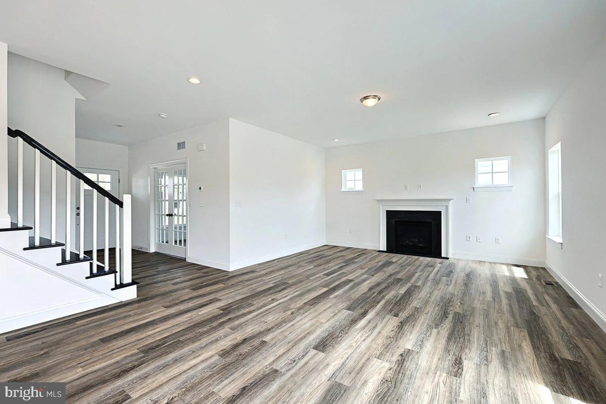 LOGAN MEADOWS - Residential