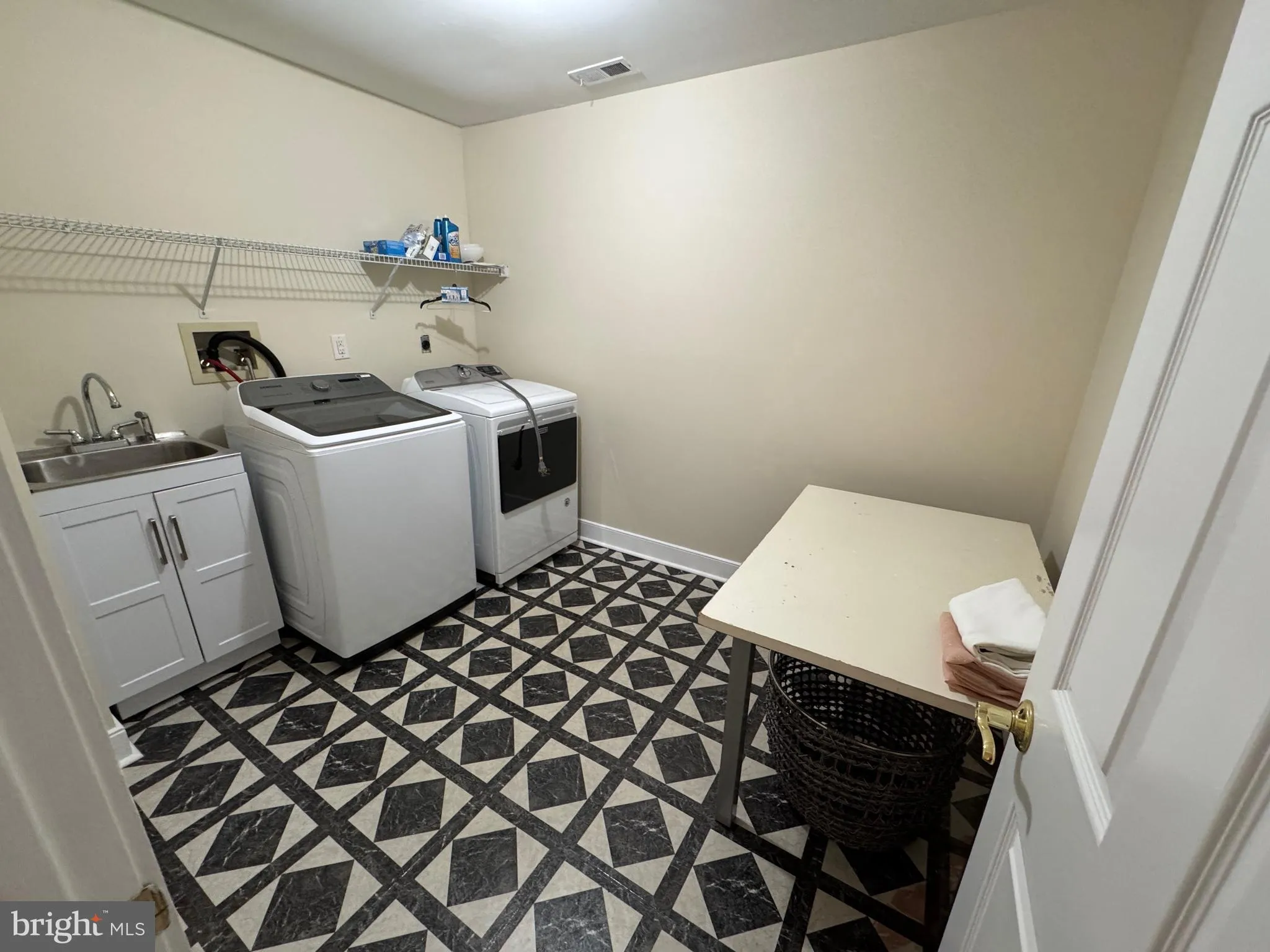 Conshohocken, Pennsylvania 19428, United States, 4 Bedrooms Bedrooms, ,4 BathroomsBathrooms,Residential,Active,83539