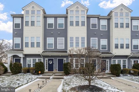 Townhouse For Sale - 19 Fox Court Ct<br/> RIVERSIDE, NJ 08075