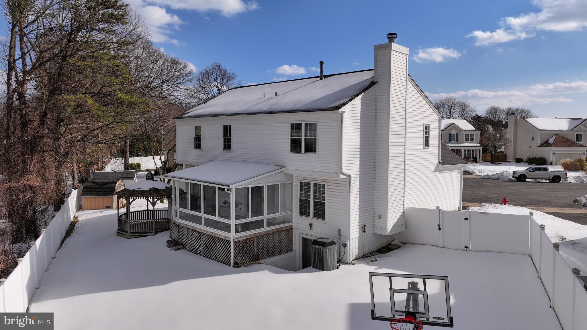 THE PROVINCES - Residential