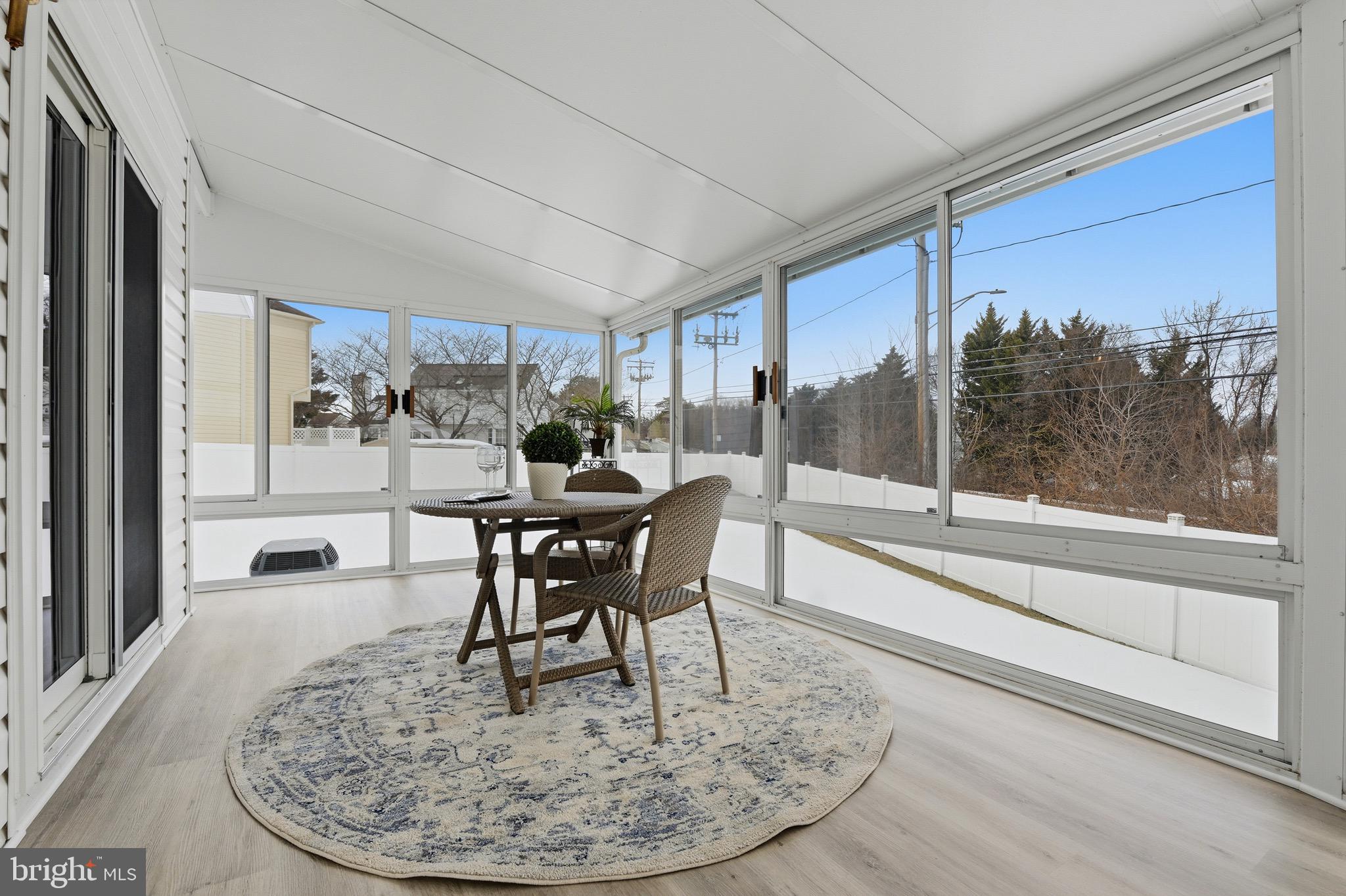 THE PROVINCES - Residential