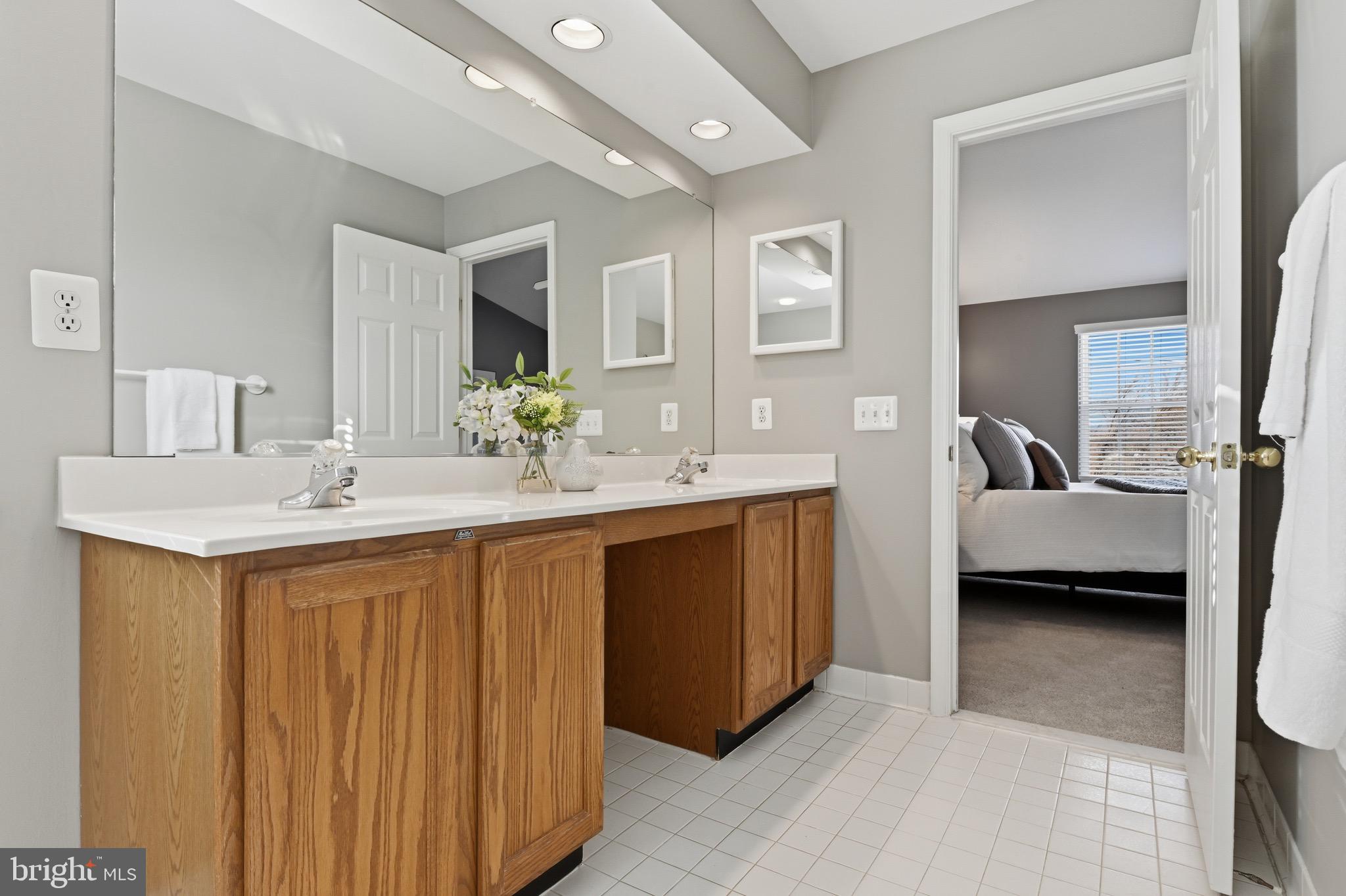 THE PROVINCES - Residential