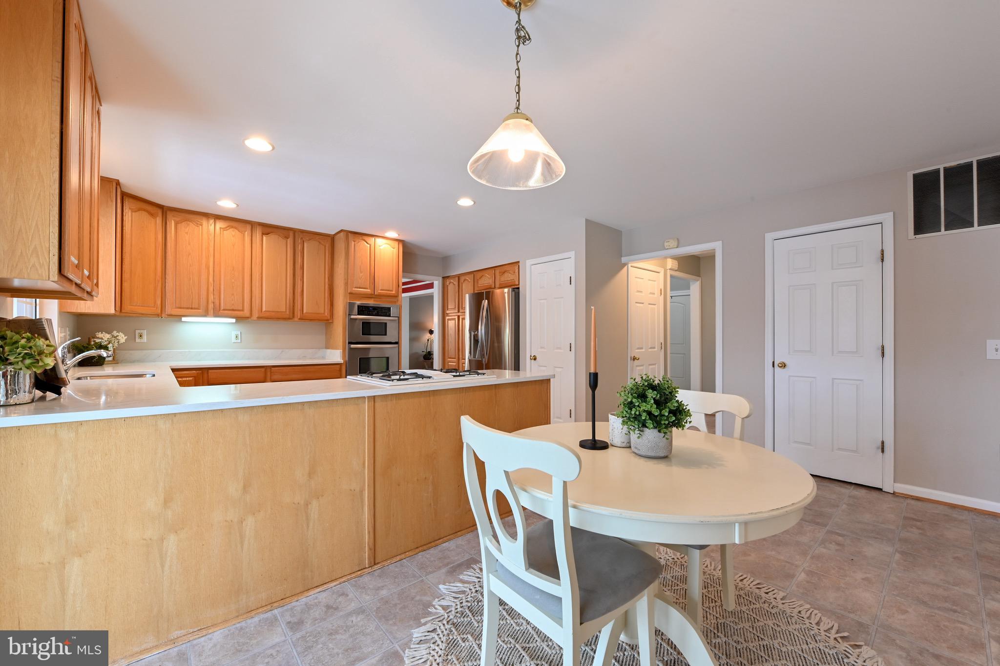 THE PROVINCES - Residential