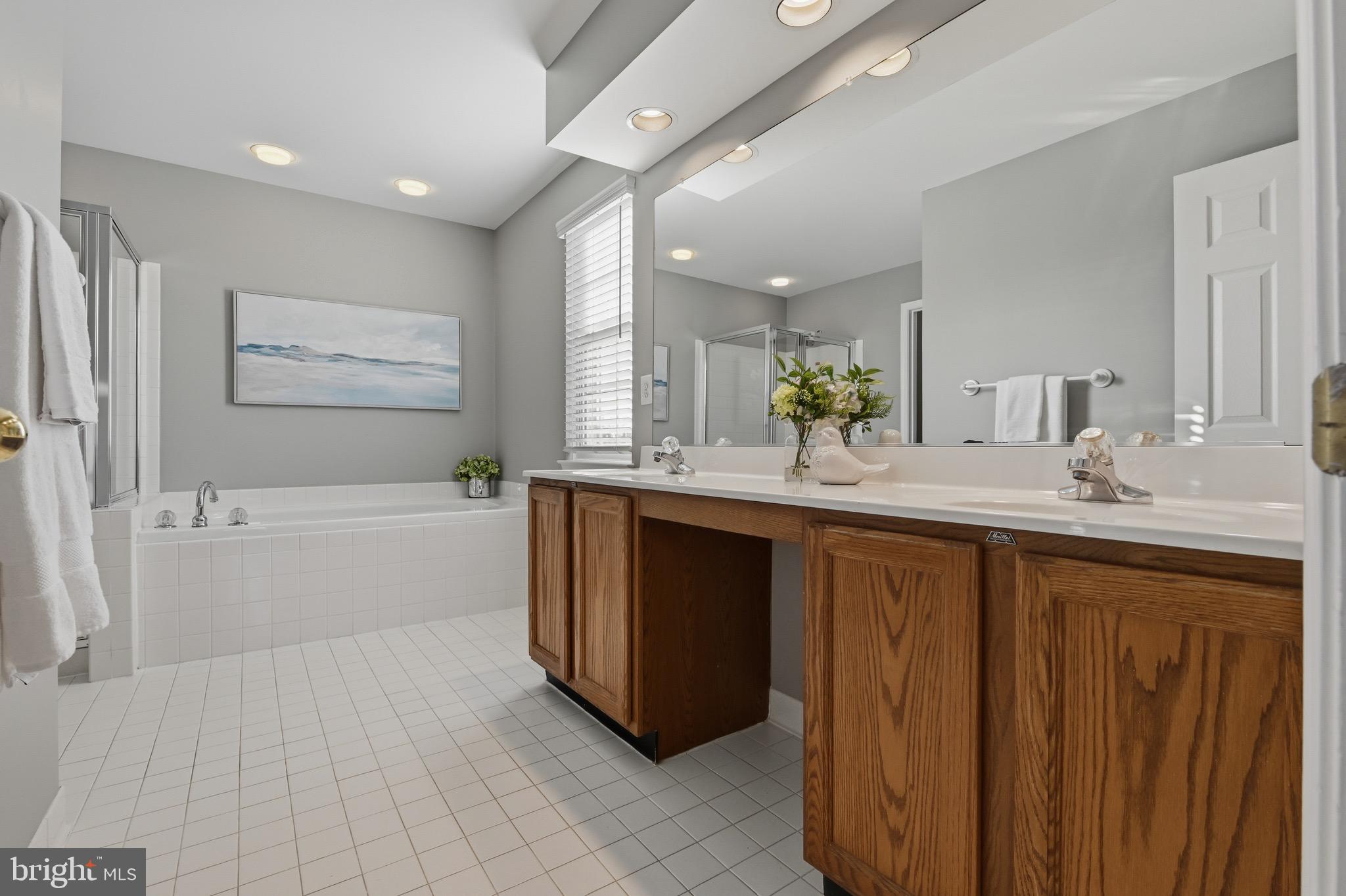 THE PROVINCES - Residential