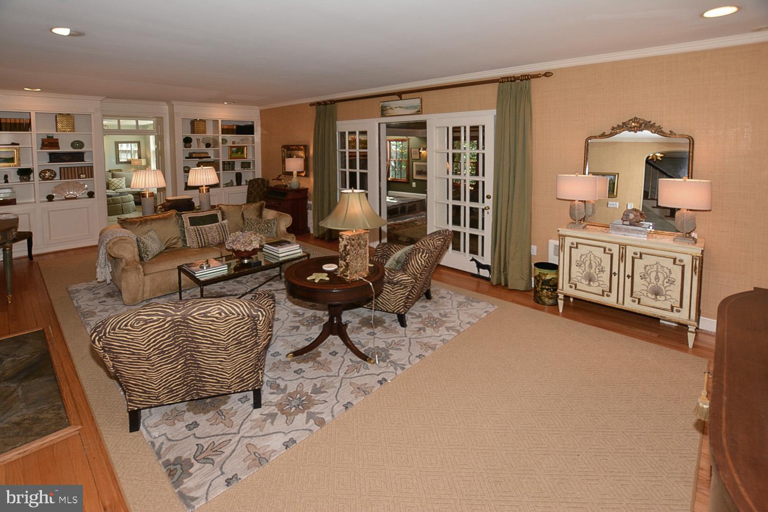 BELLEVUE FOREST - Residential