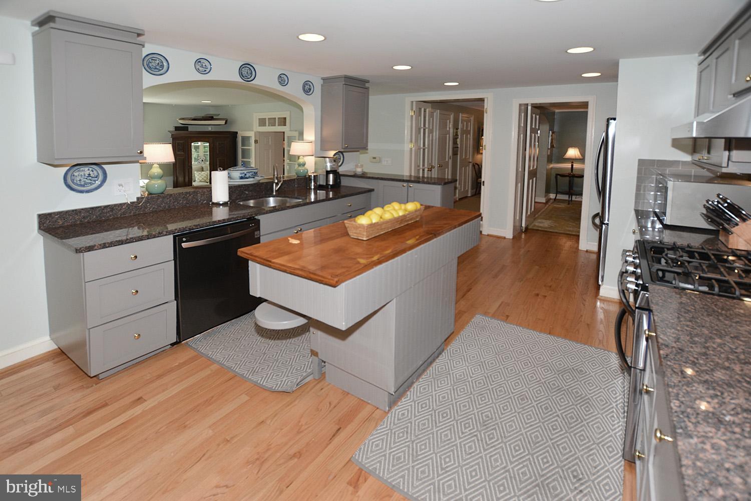 BELLEVUE FOREST - Residential