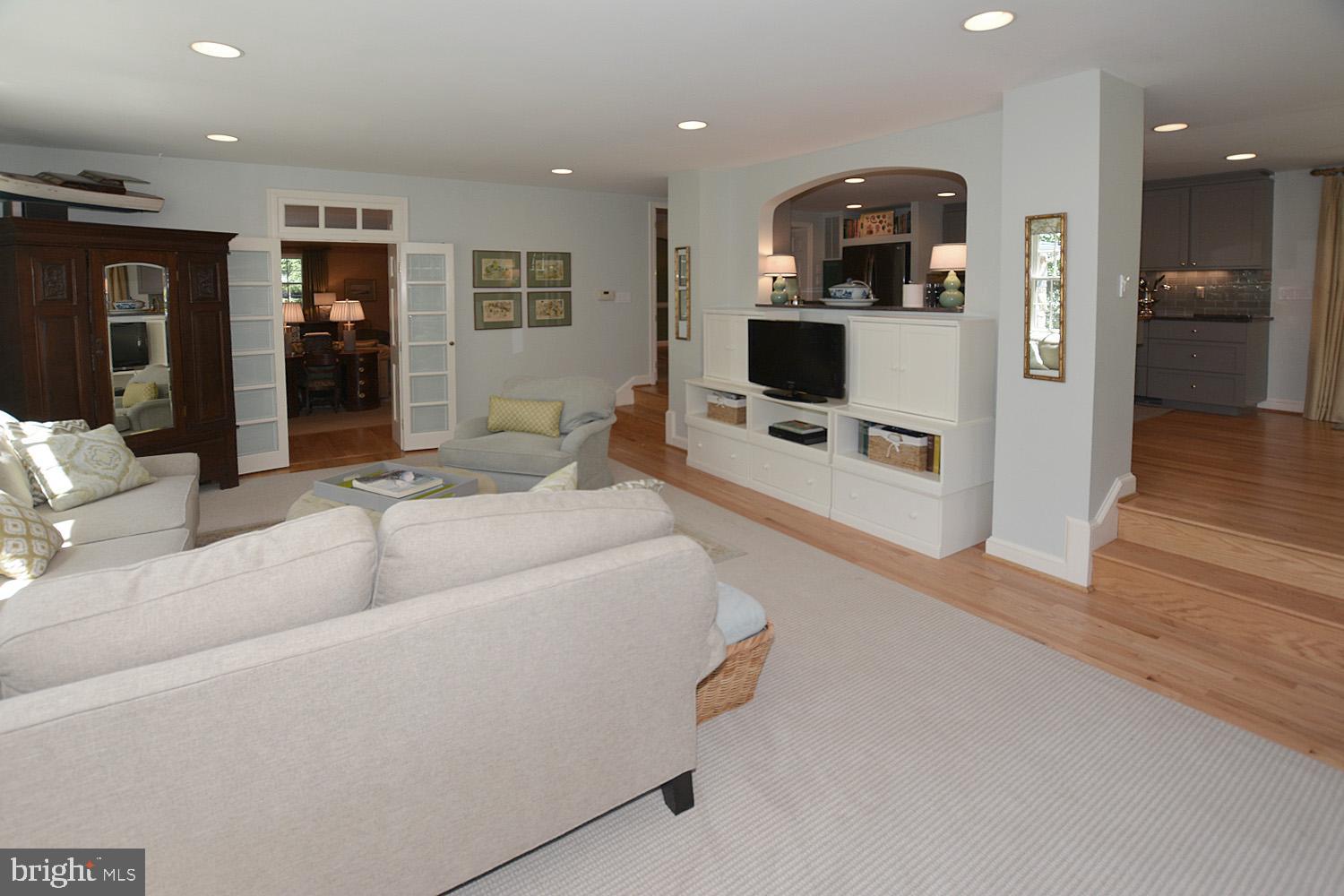 BELLEVUE FOREST - Residential