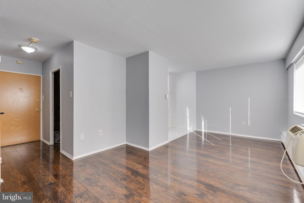 Photo of 2101 - 17 Chestnut Street #705, PHILADELPHIA, PA 19103 (MLS # PAPH2576528)