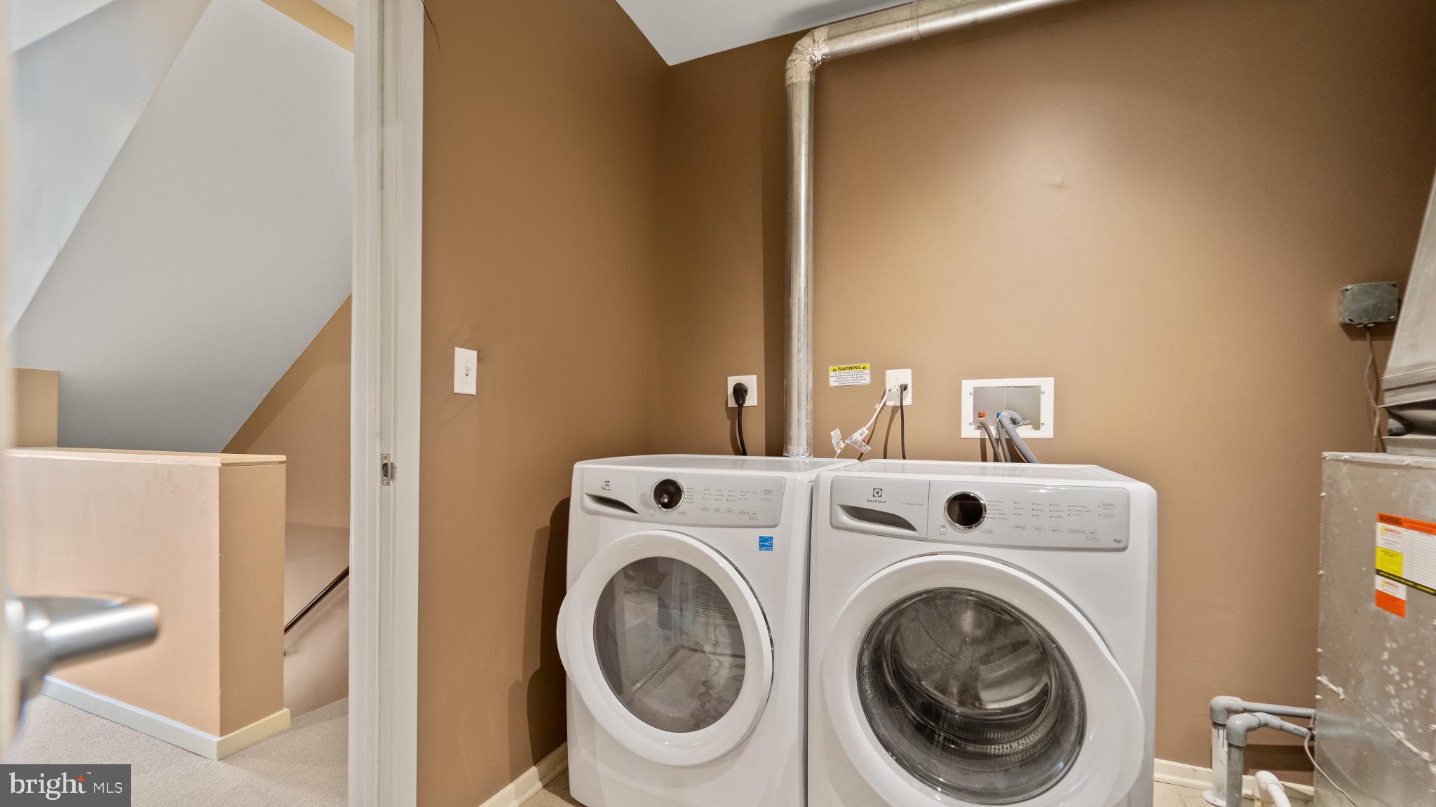 LOCUST POINT - Residential