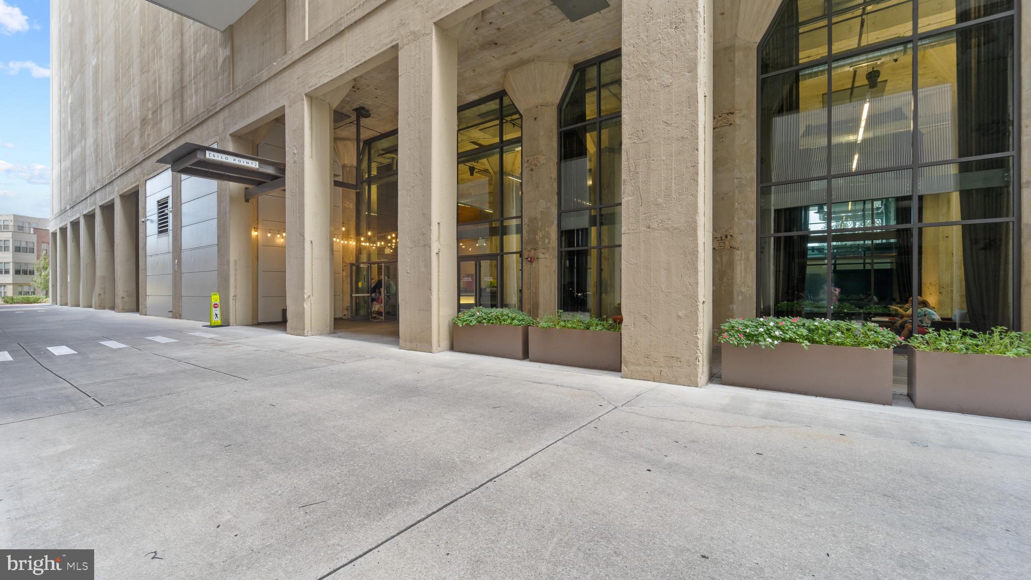 LOCUST POINT - Residential