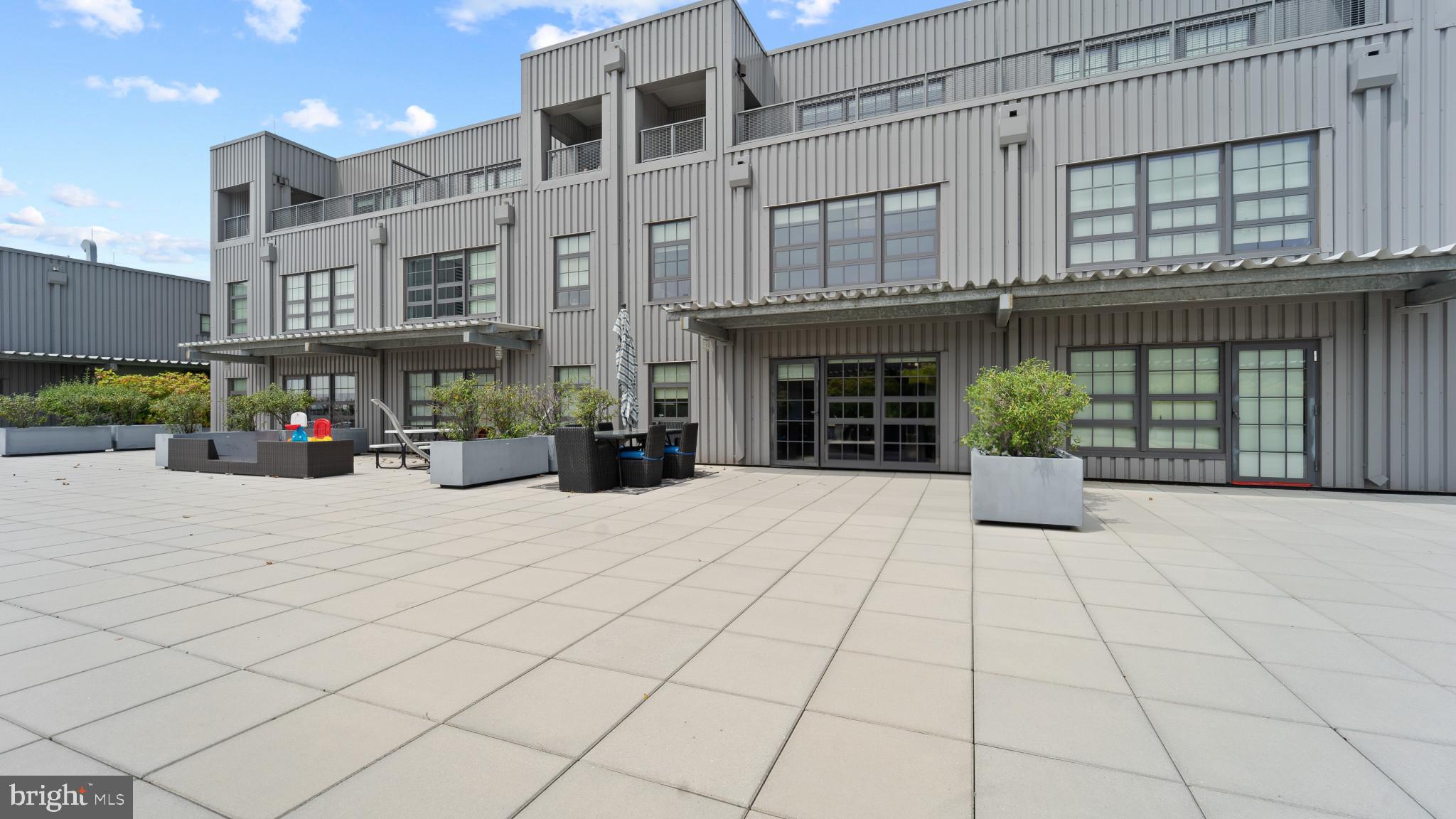 LOCUST POINT - Residential