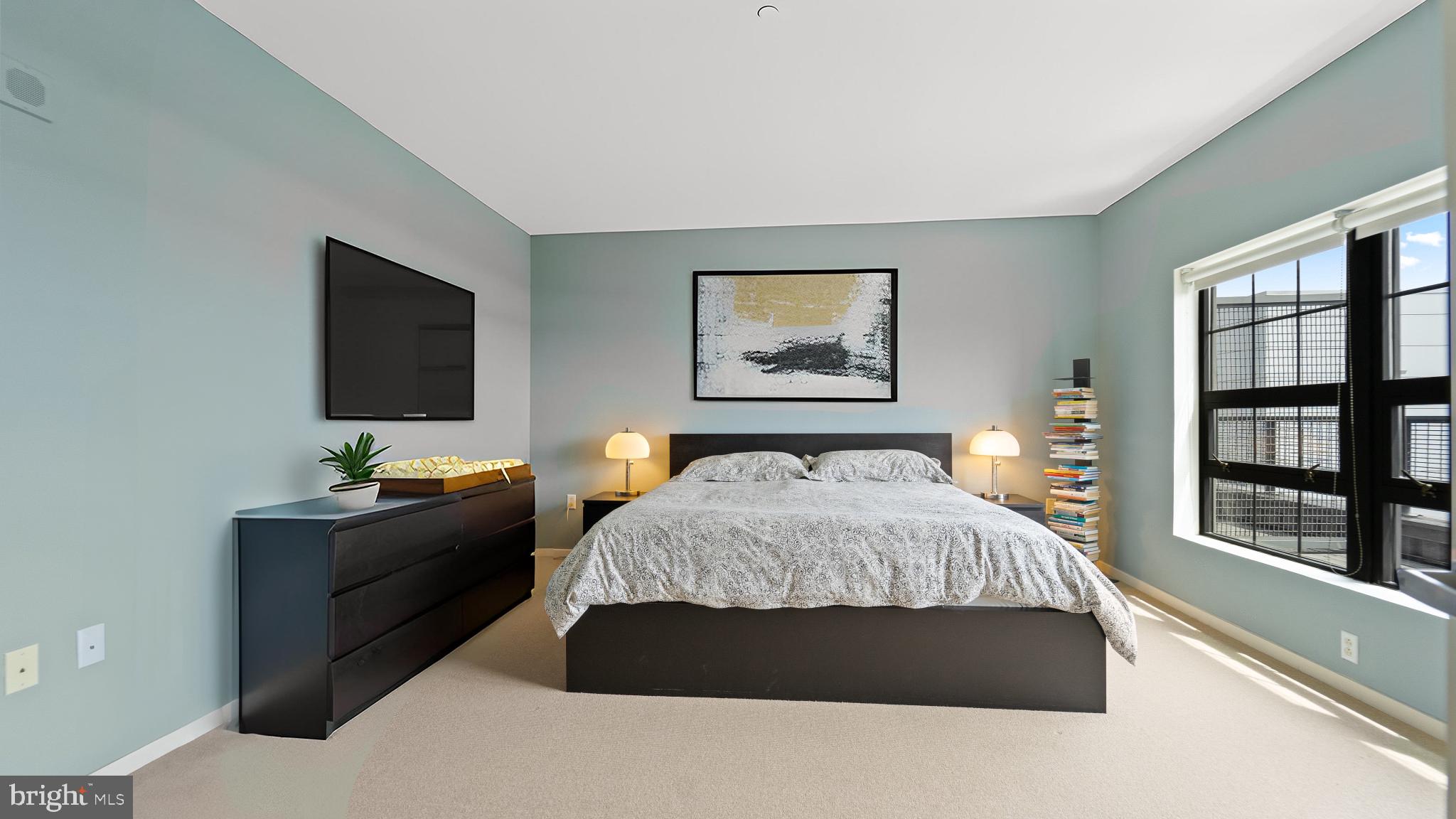 LOCUST POINT - Residential