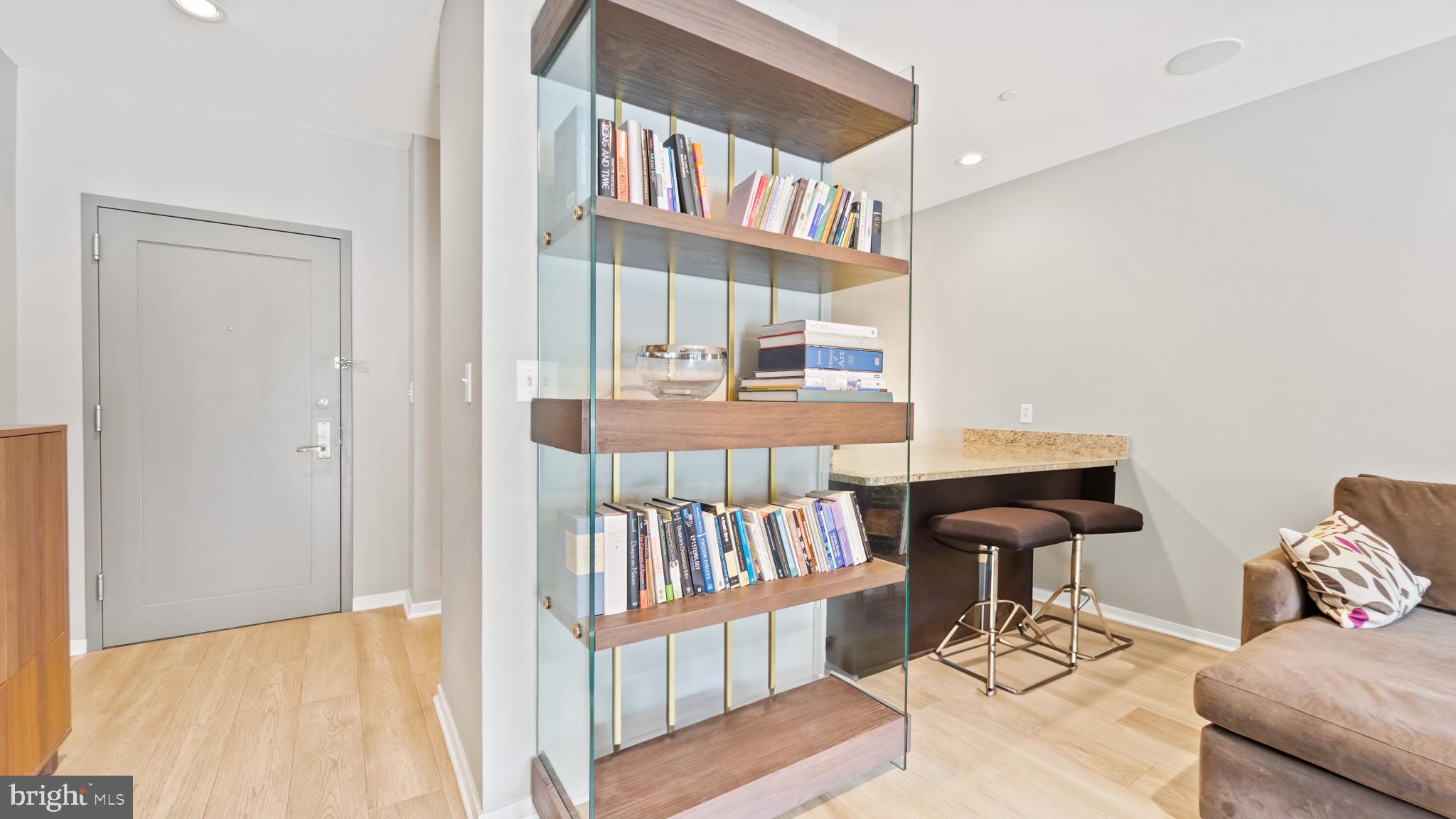 LOCUST POINT - Residential