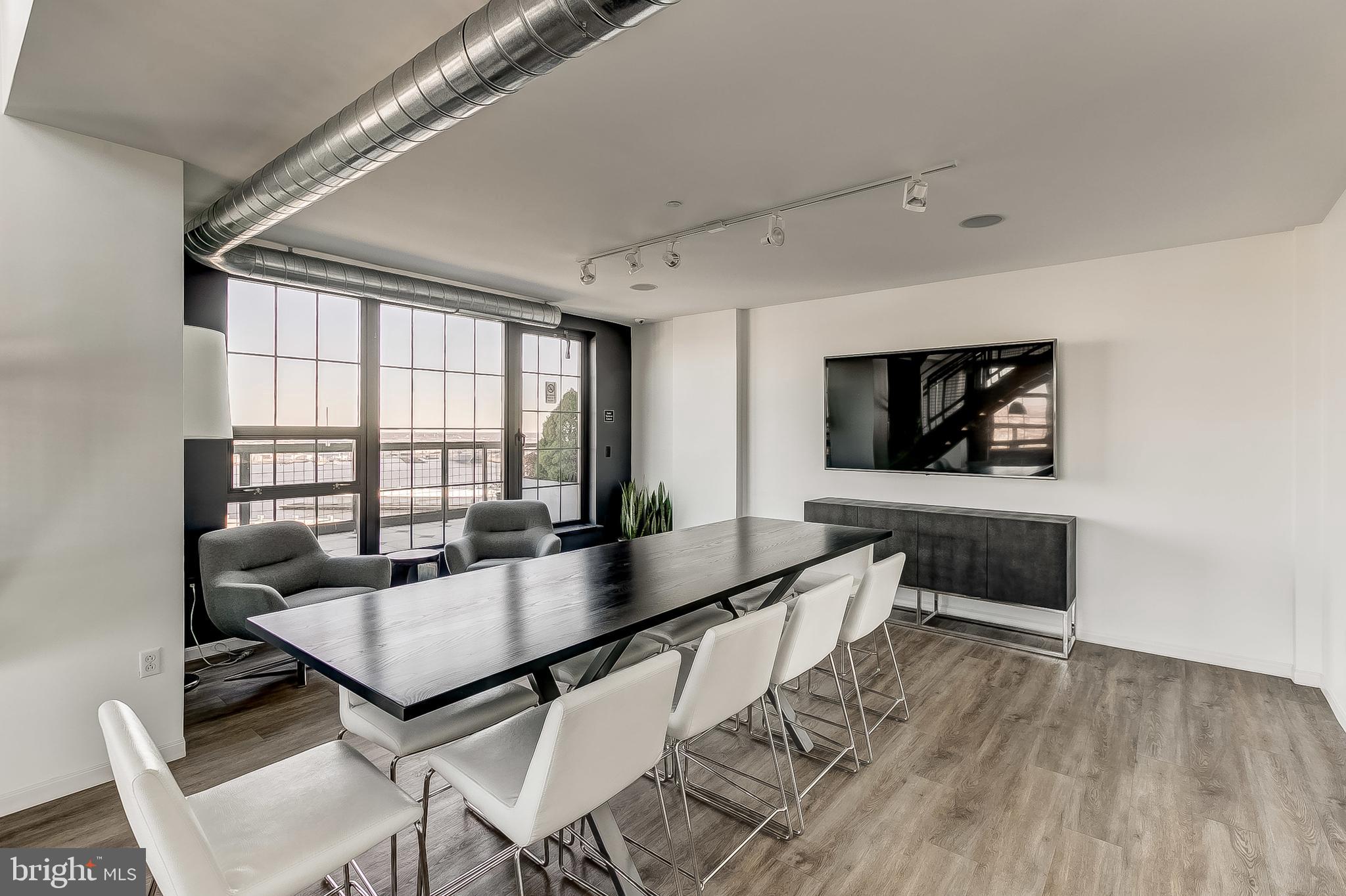 LOCUST POINT - Residential