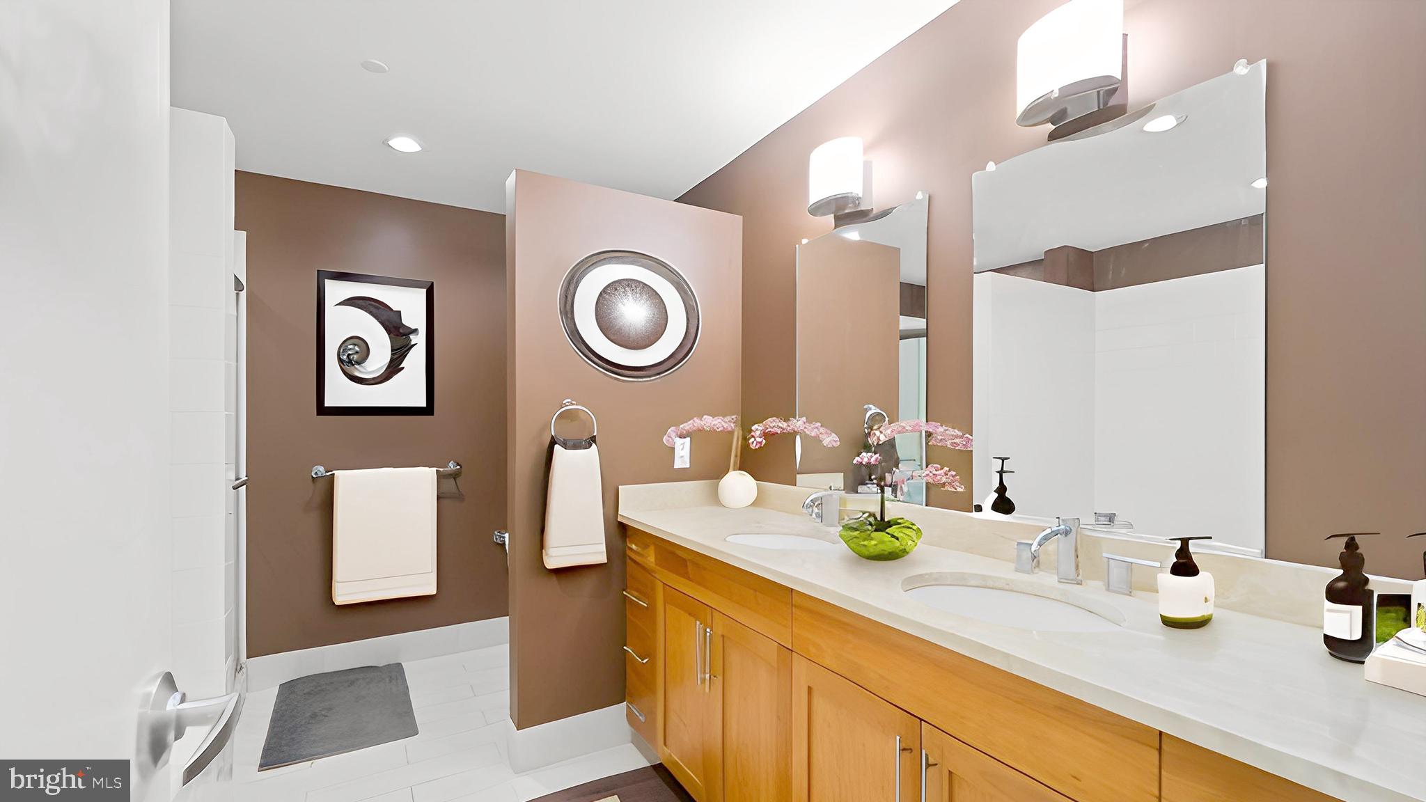 LOCUST POINT - Residential