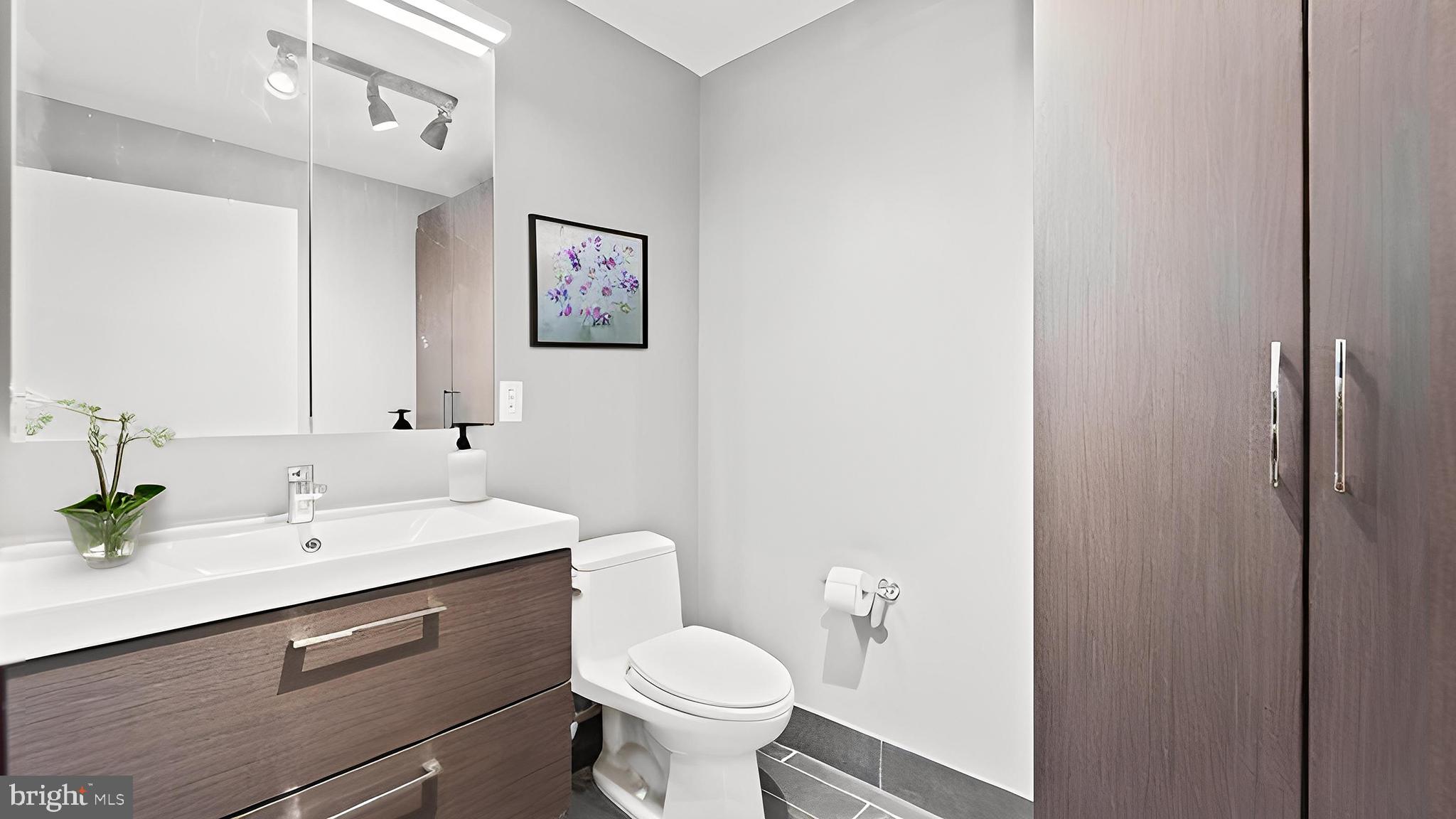 LOCUST POINT - Residential