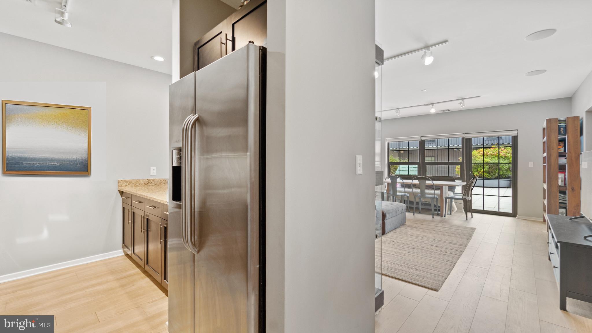 LOCUST POINT - Residential