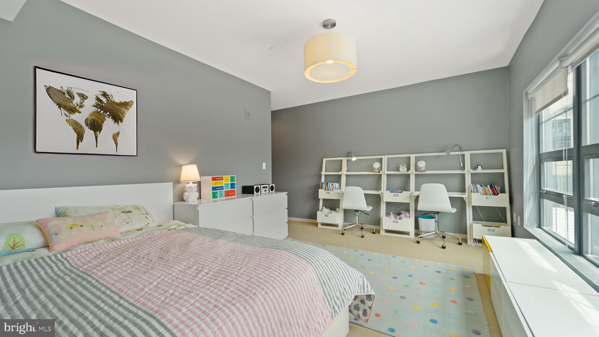 LOCUST POINT - Residential