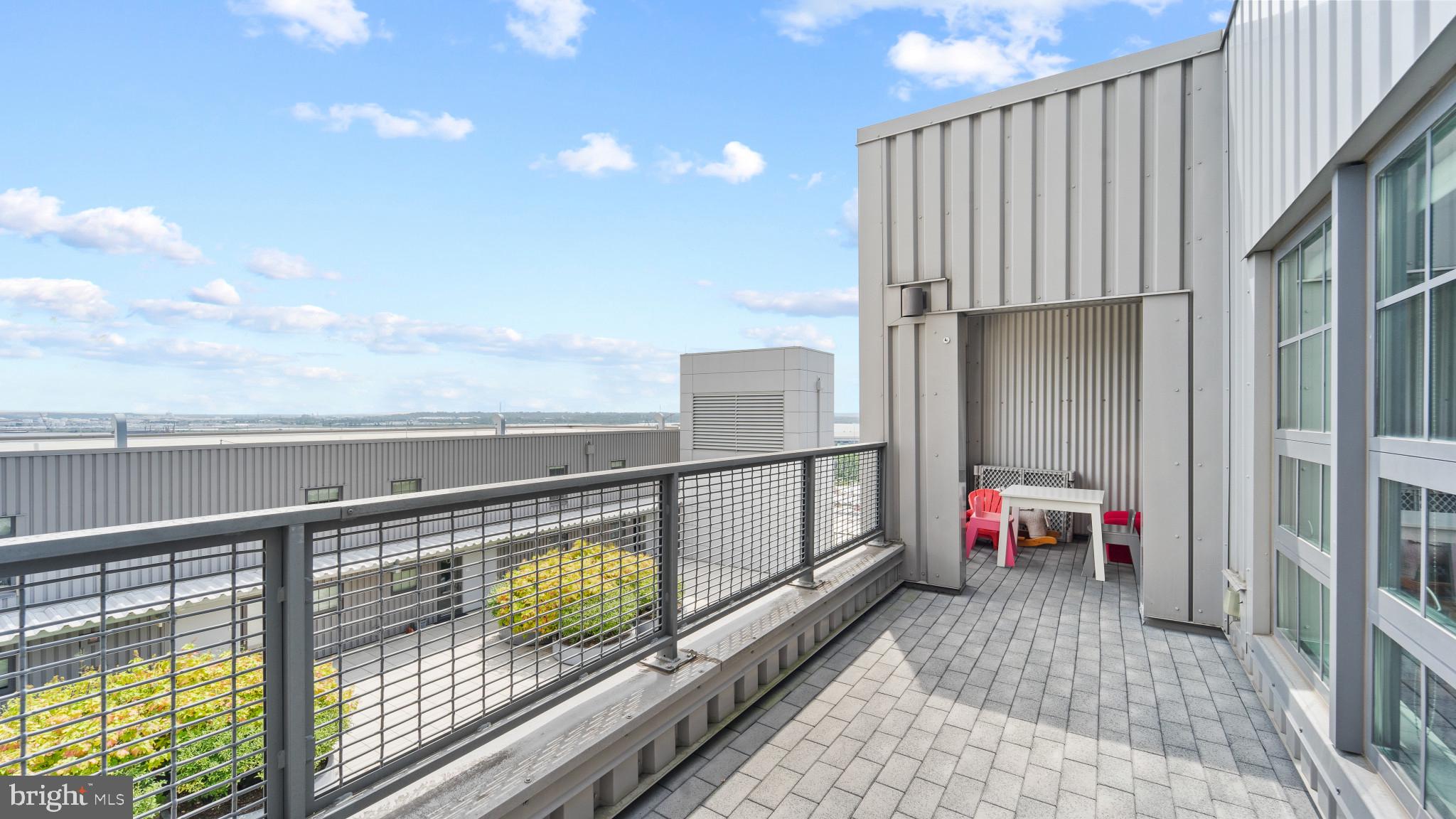 LOCUST POINT - Residential