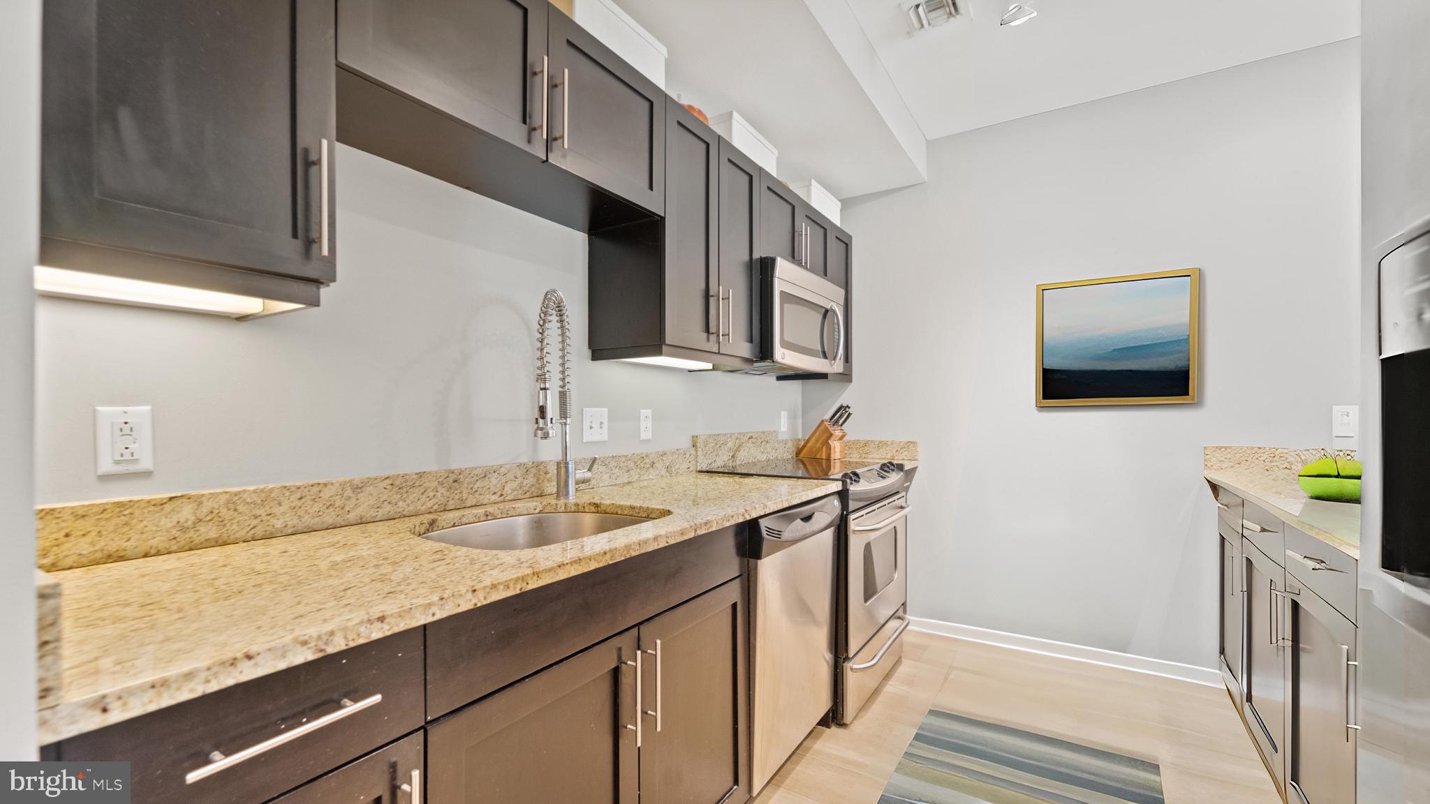 LOCUST POINT - Residential