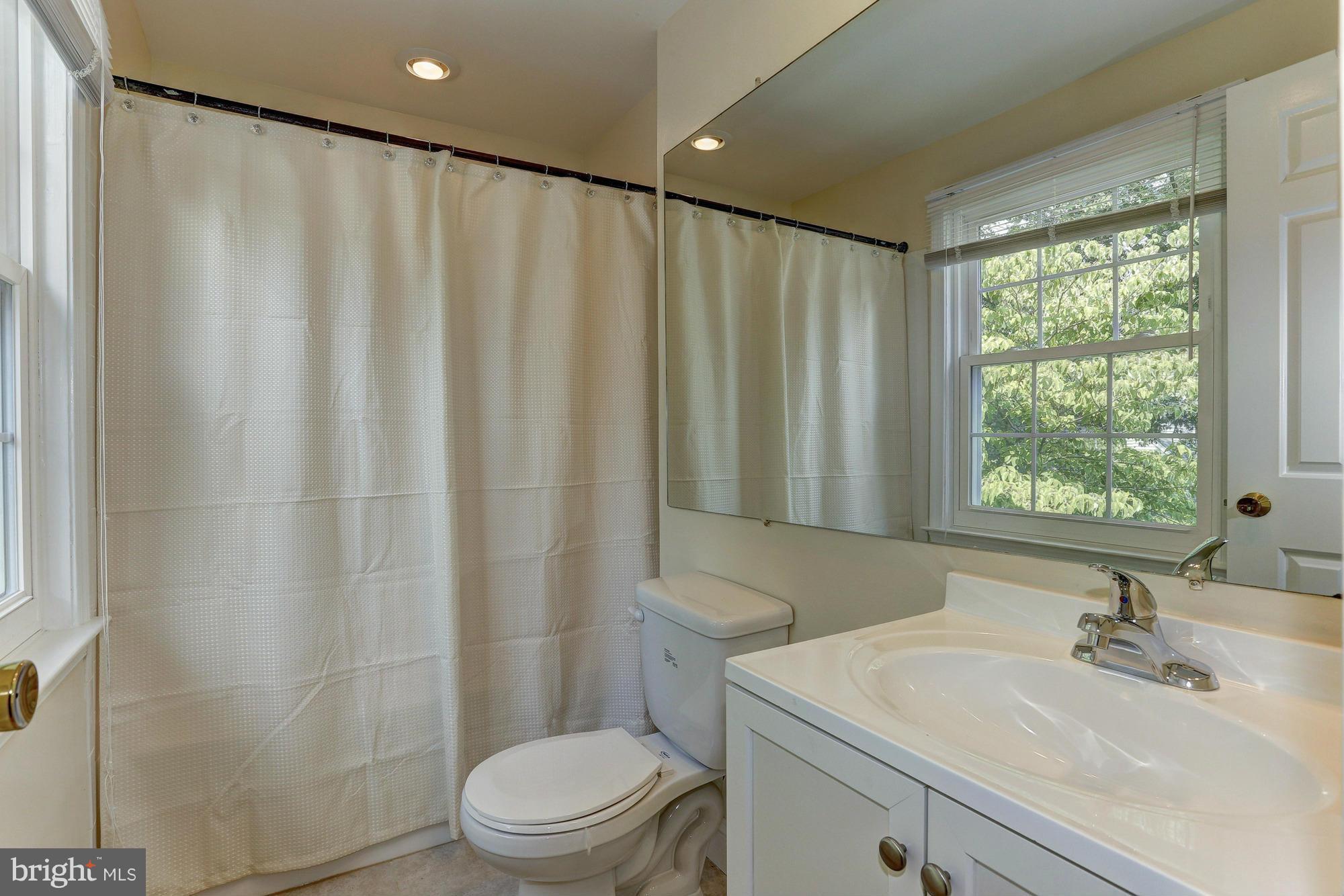 DERWOOD STATION - Residential